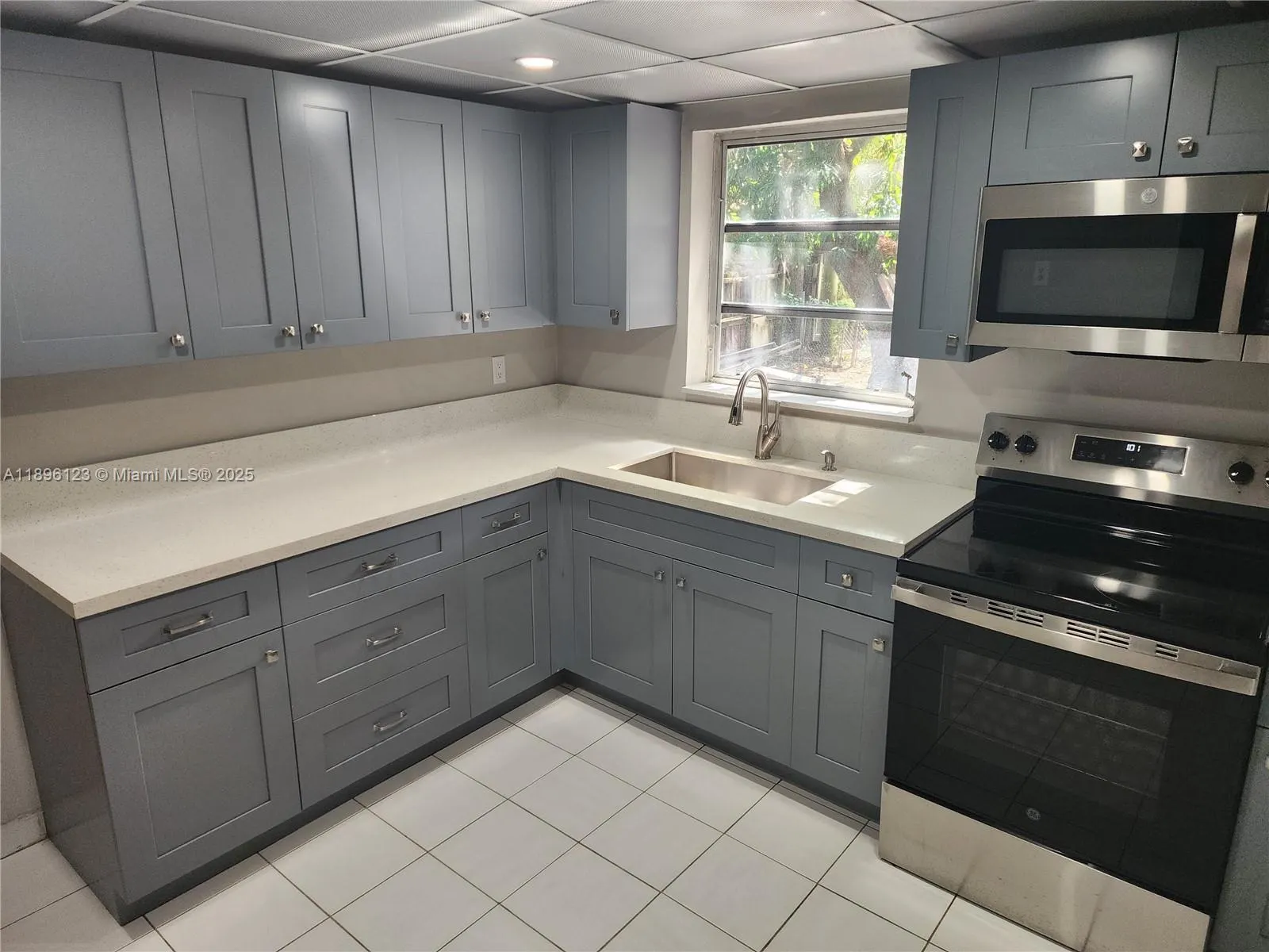 74 E 17th St, #70