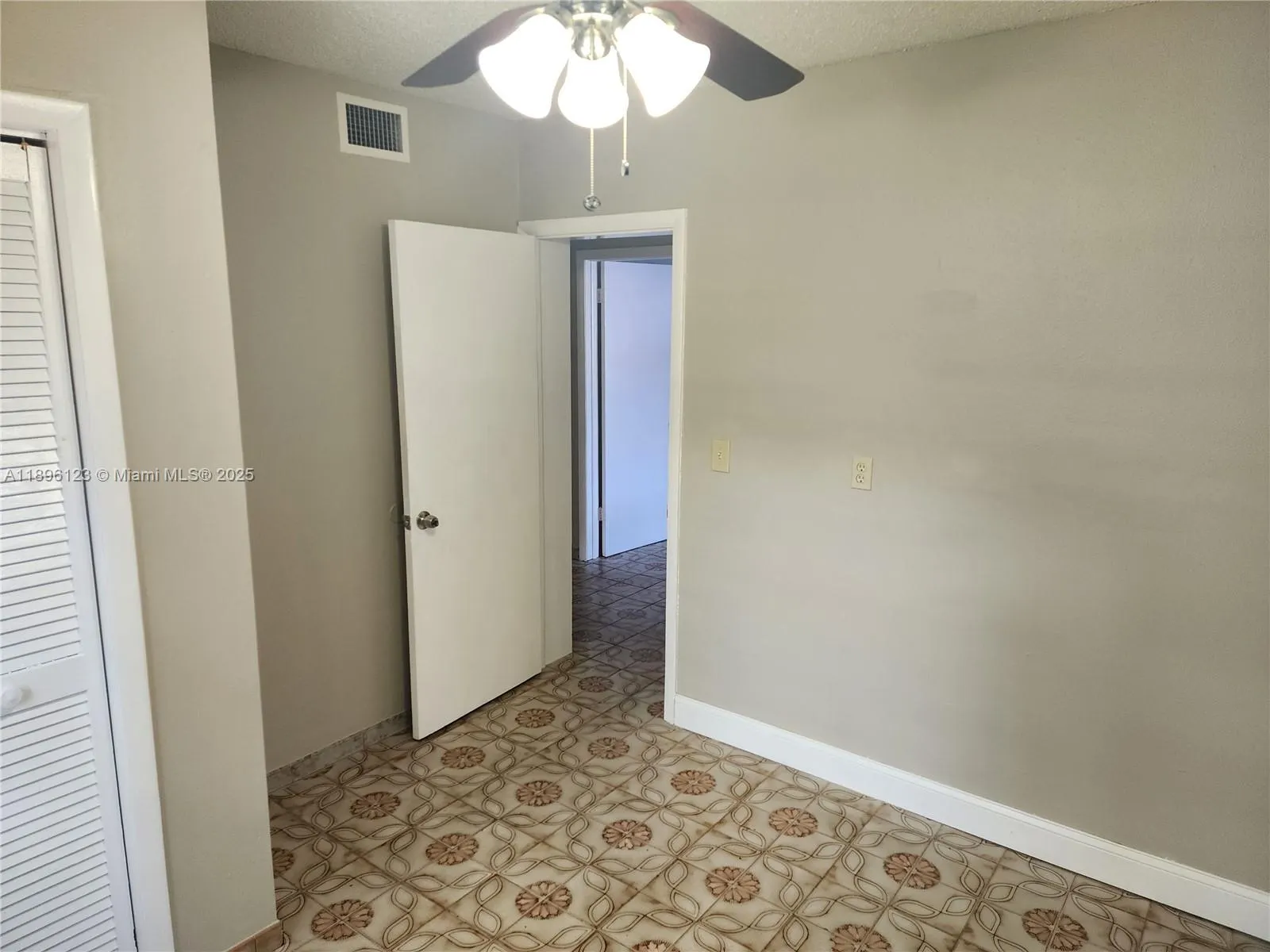 74 E 17th St, #70