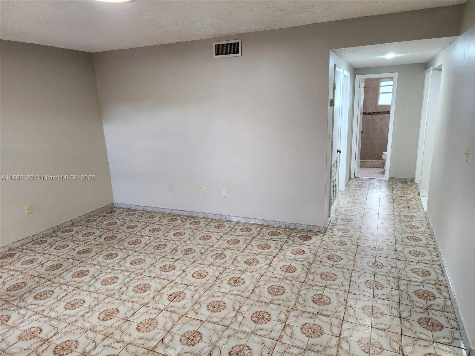 74 E 17th St, #70