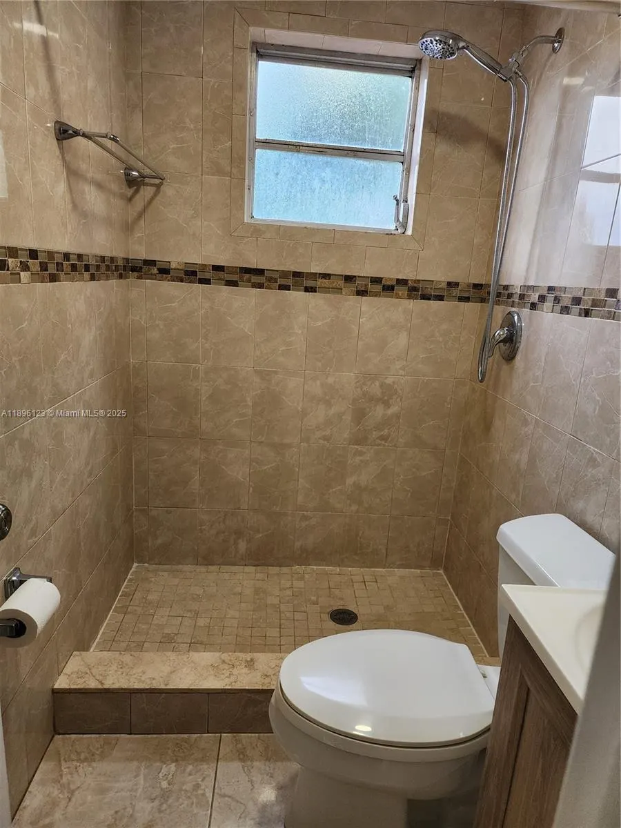 74 E 17th St, #70
