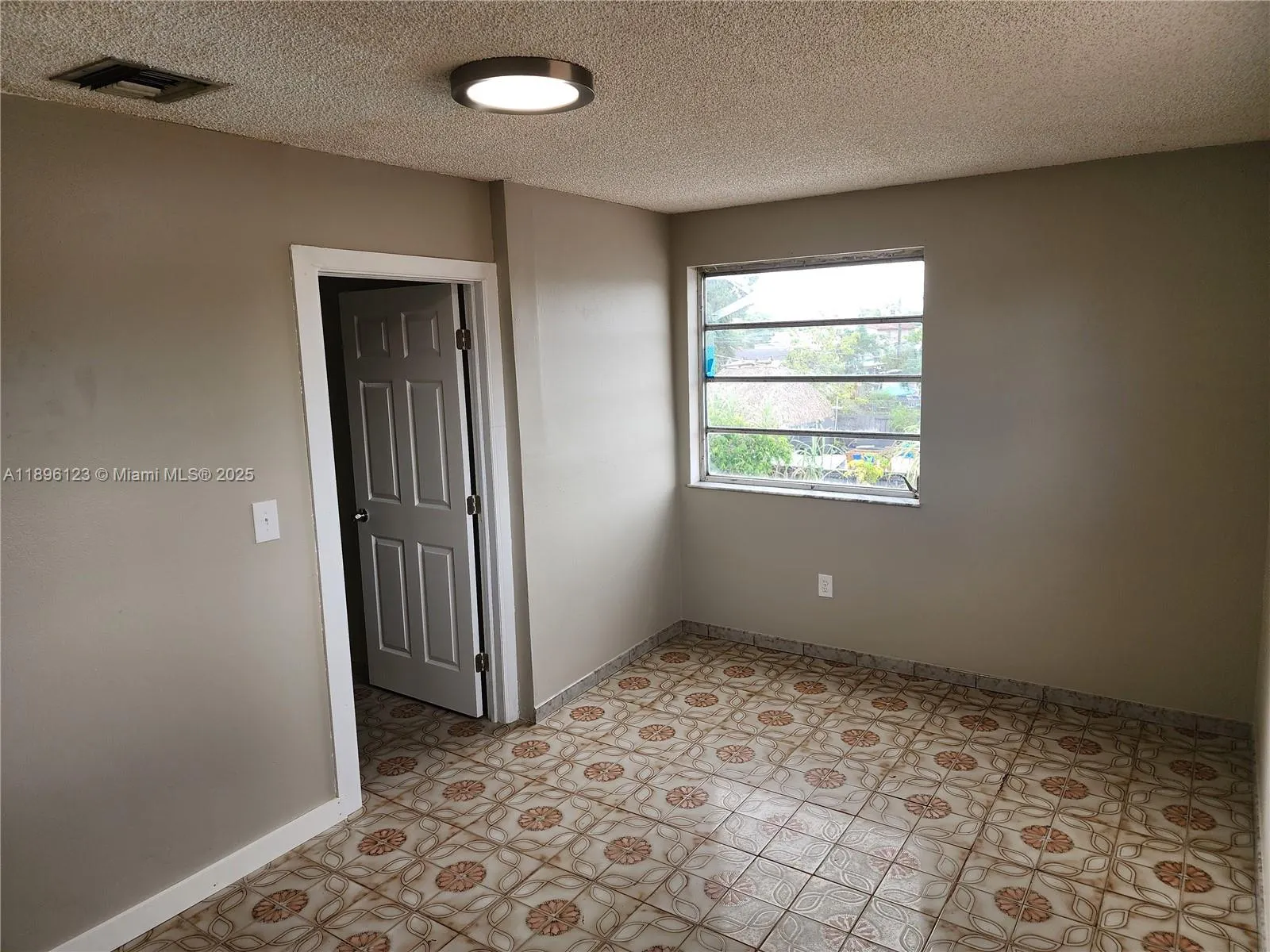 74 E 17th St, #70