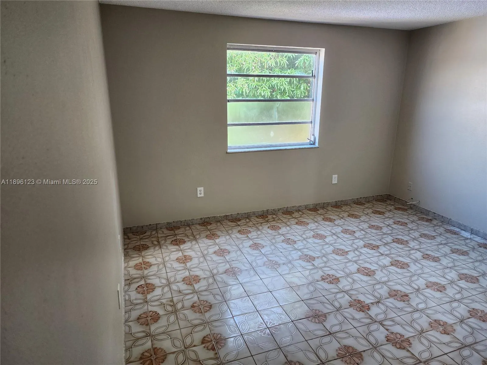 74 E 17th St, #70