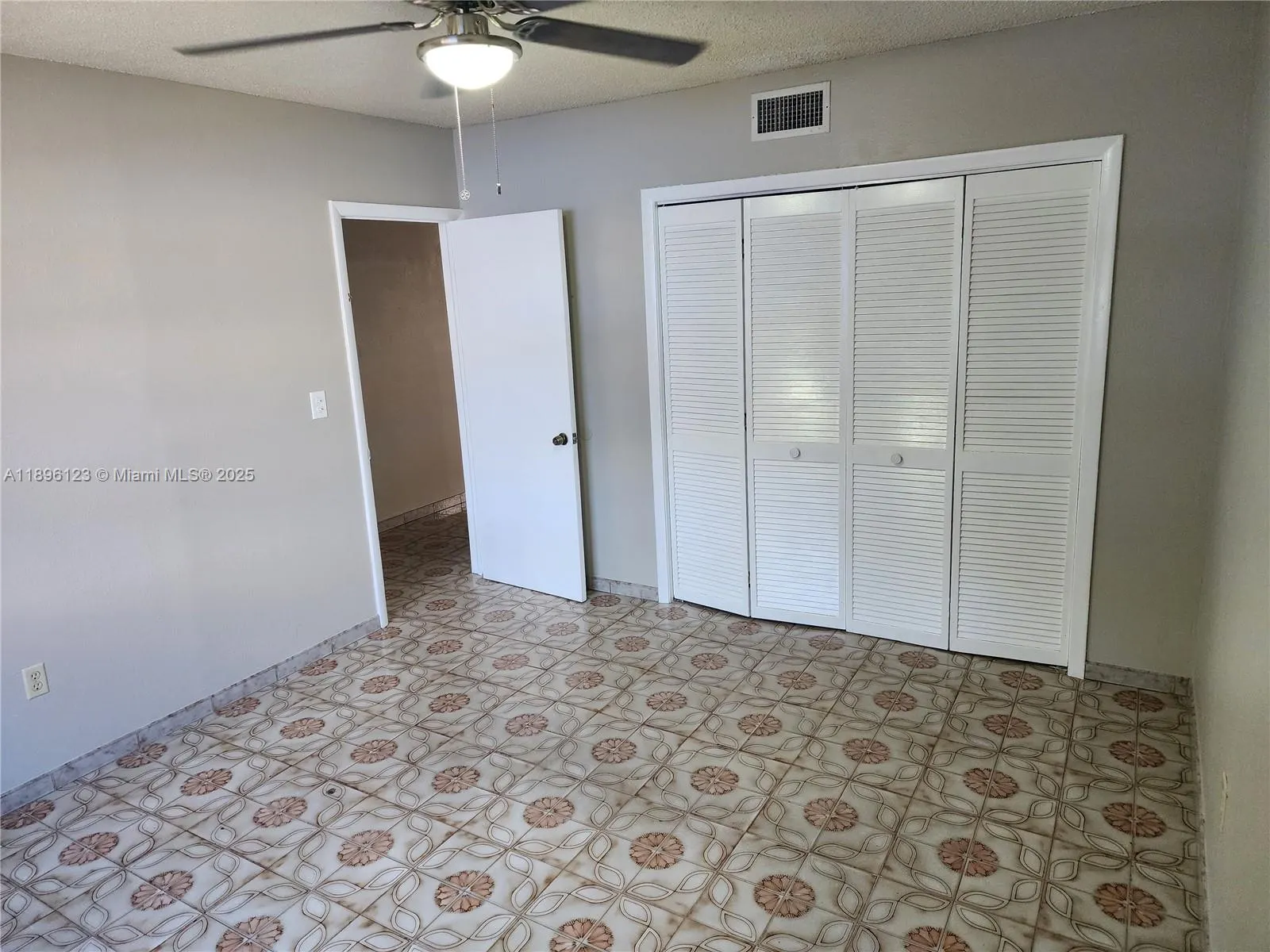 74 E 17th St, #70