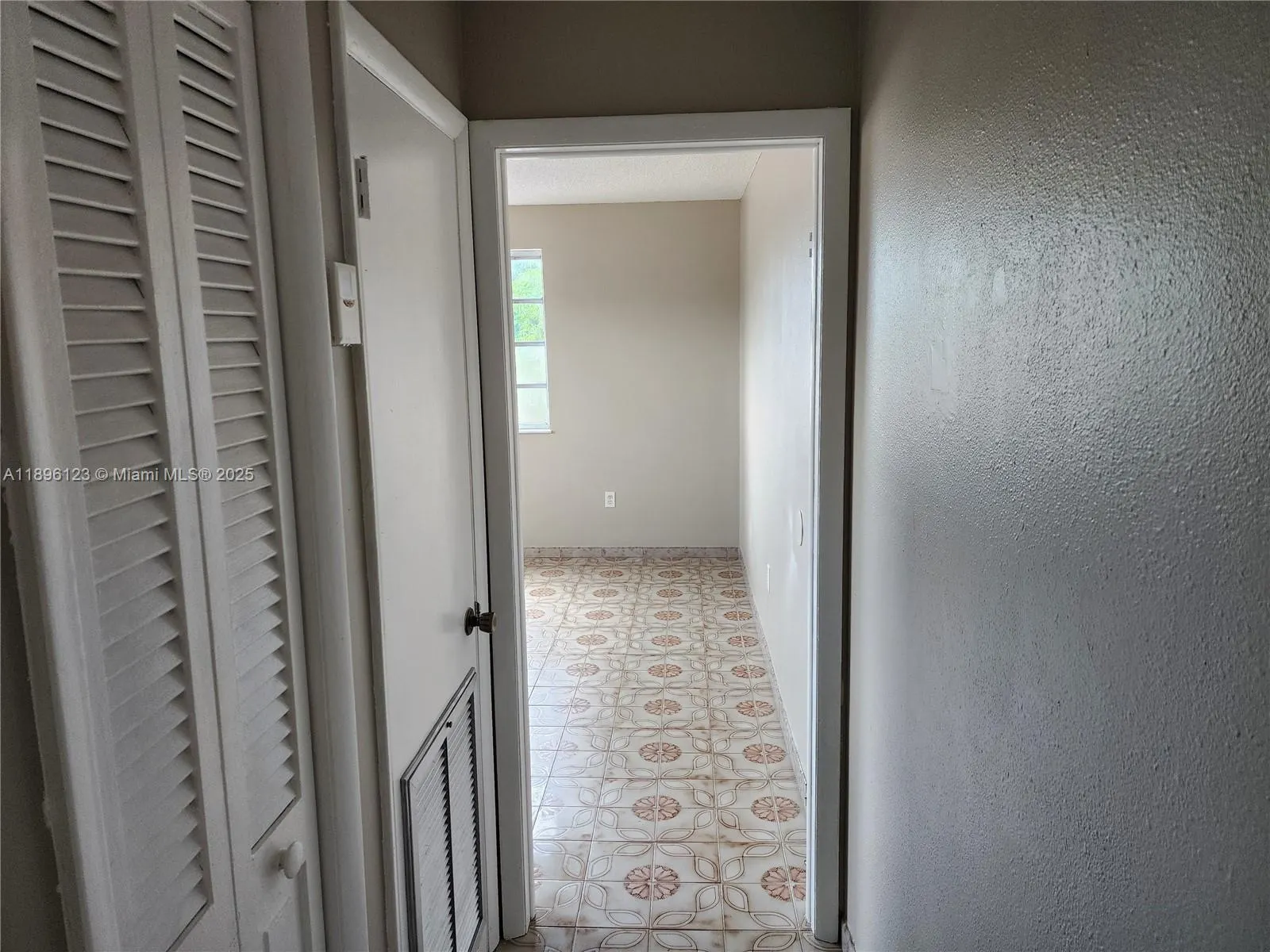 74 E 17th St, #70