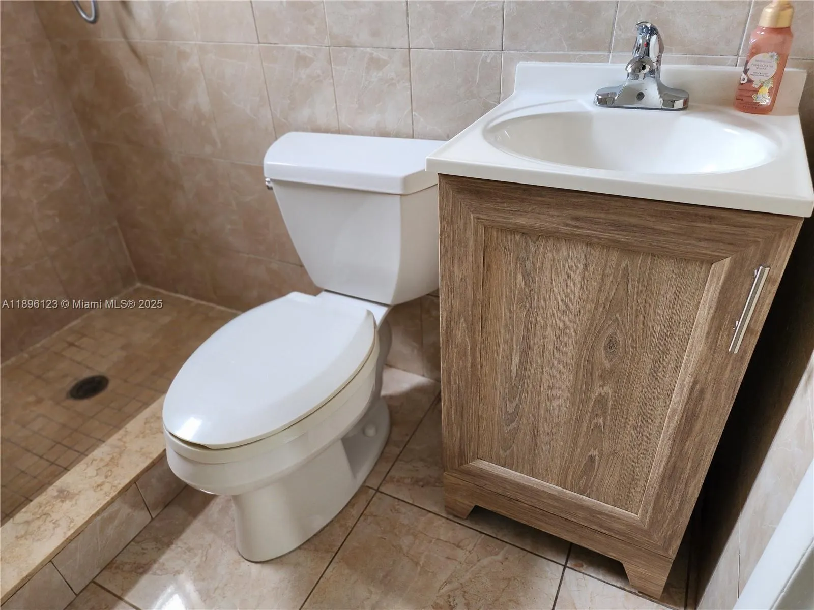 74 E 17th St, #70