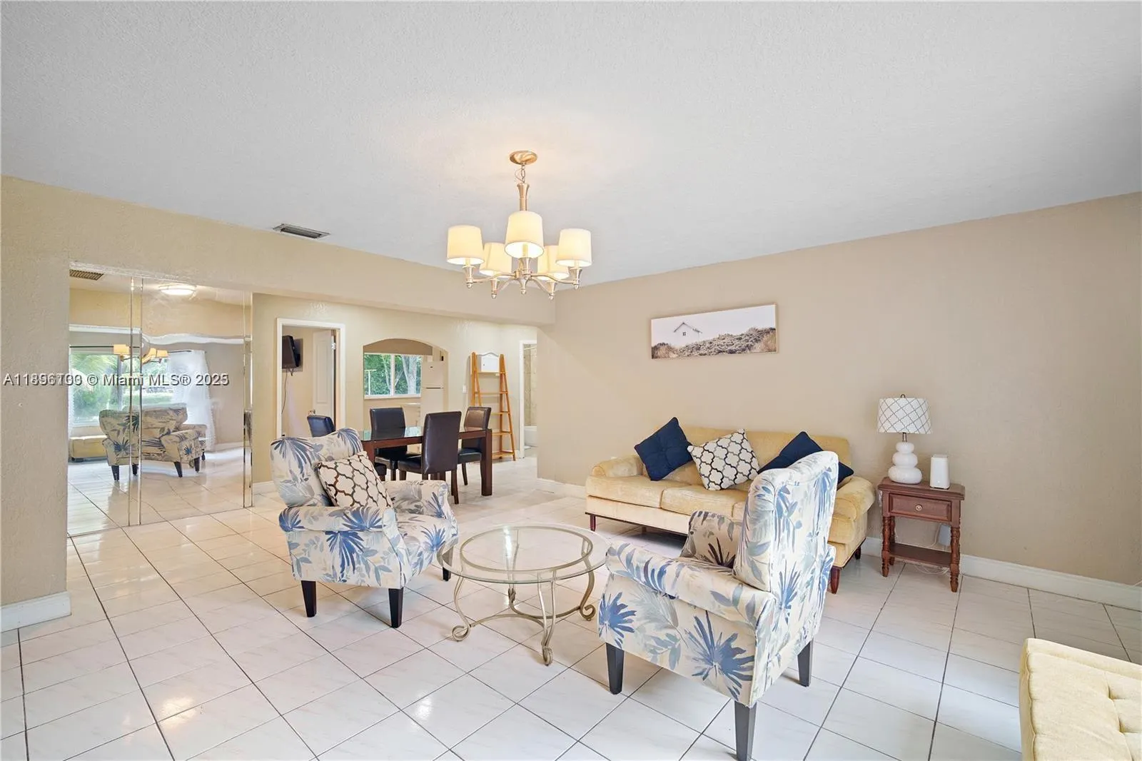 28 NE 164th St