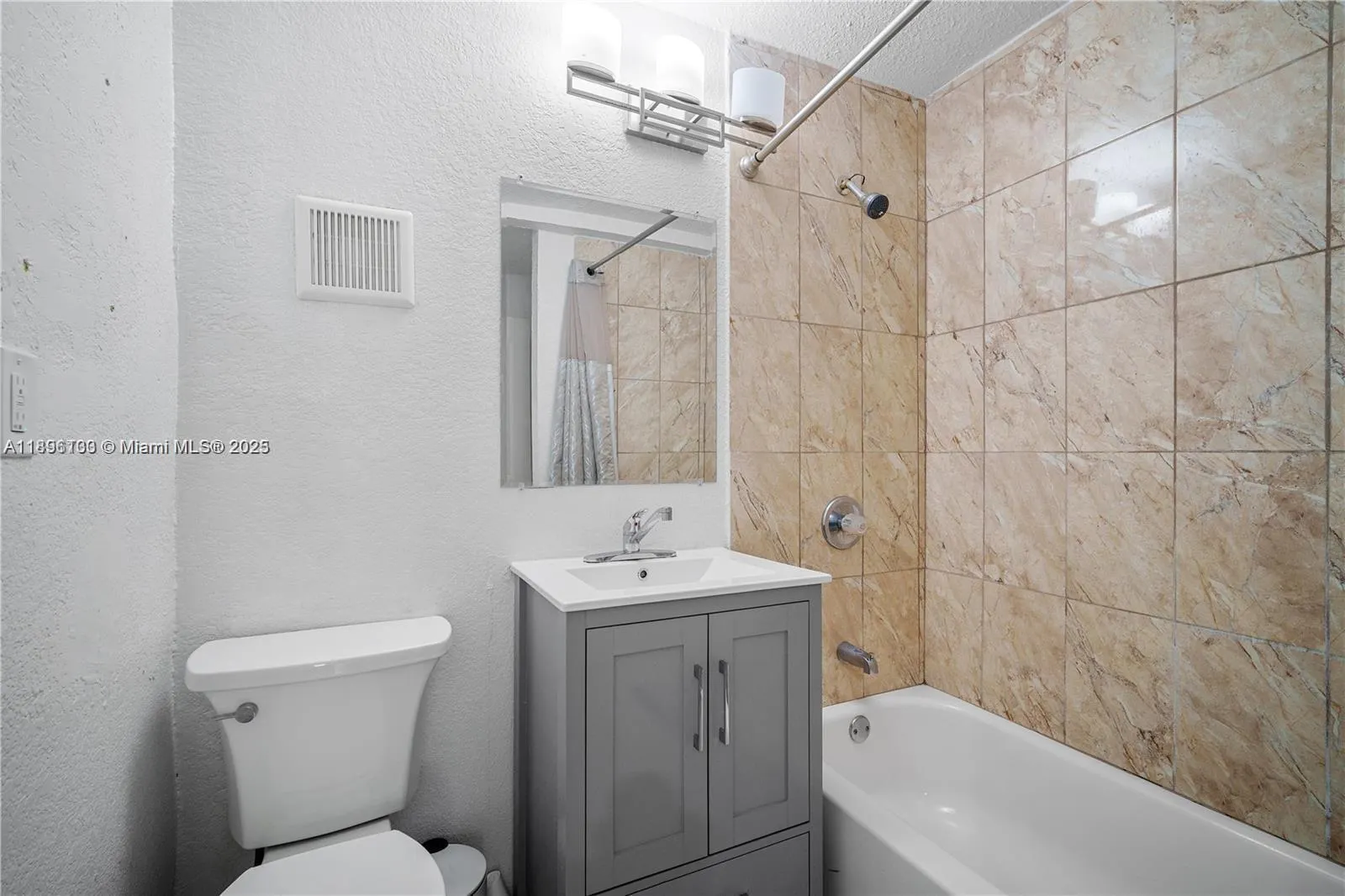 28 NE 164th St