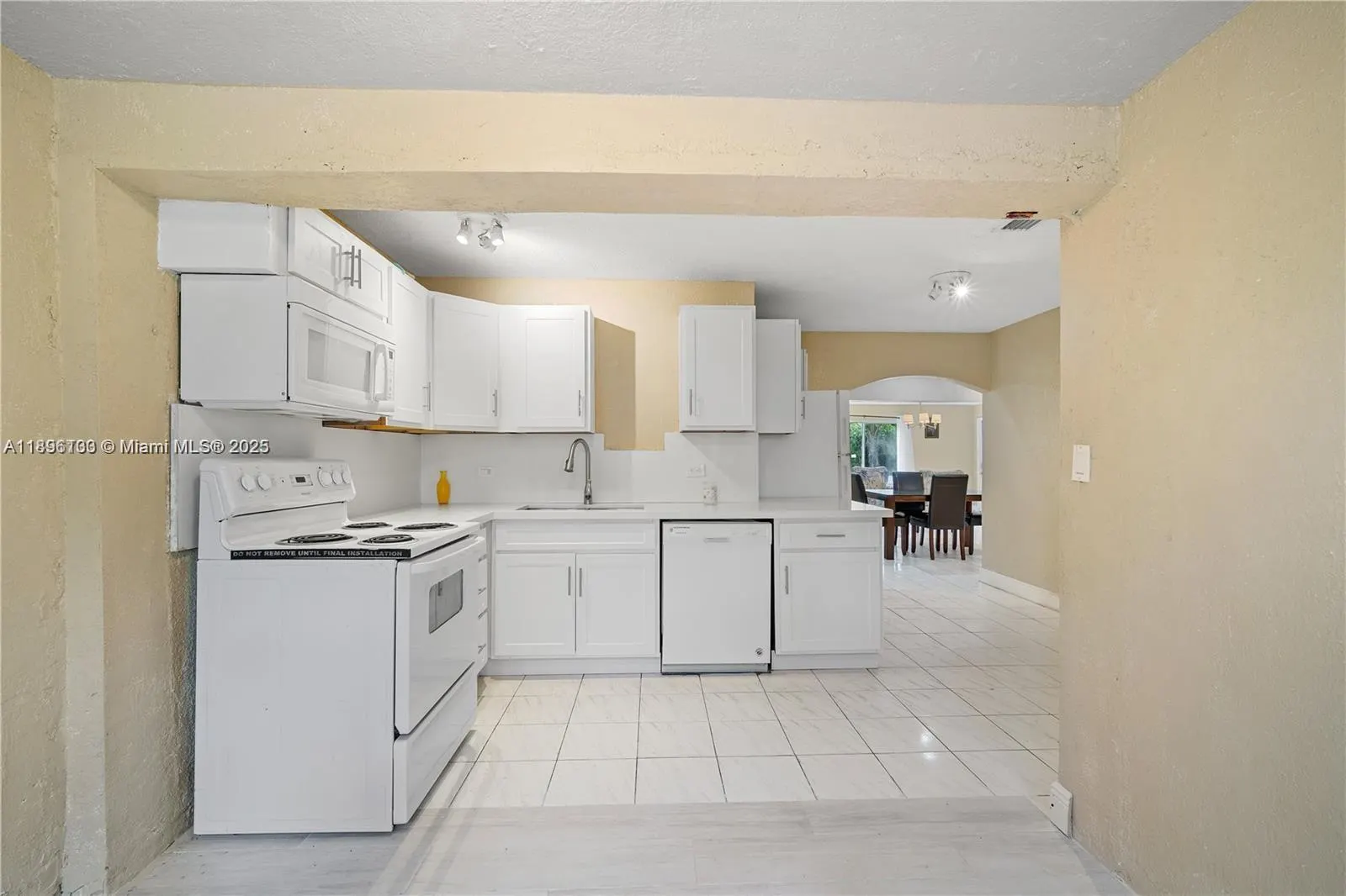 28 NE 164th St