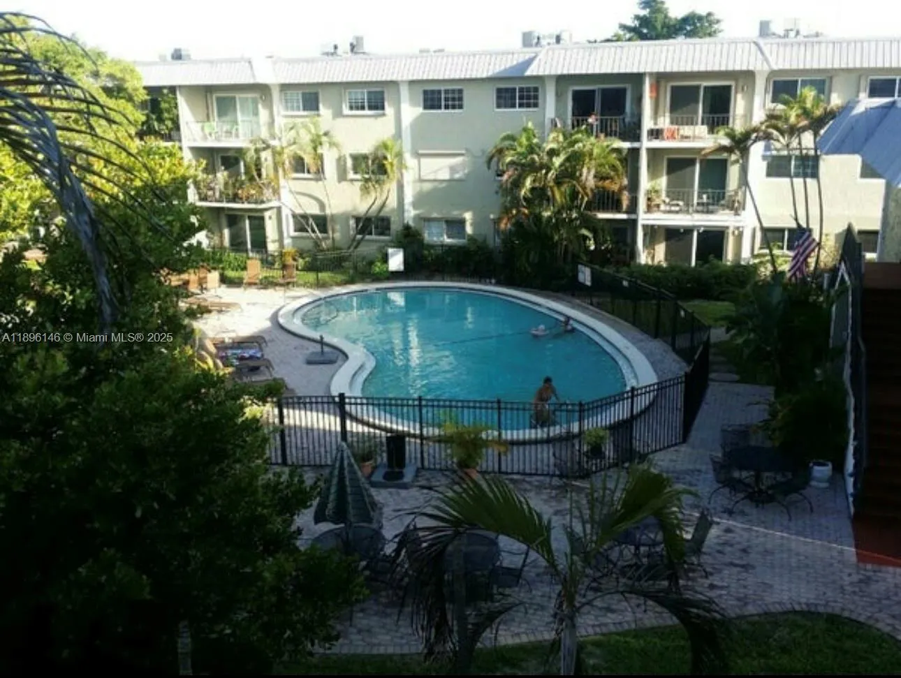 3002 NE 5th Ter, #106-B