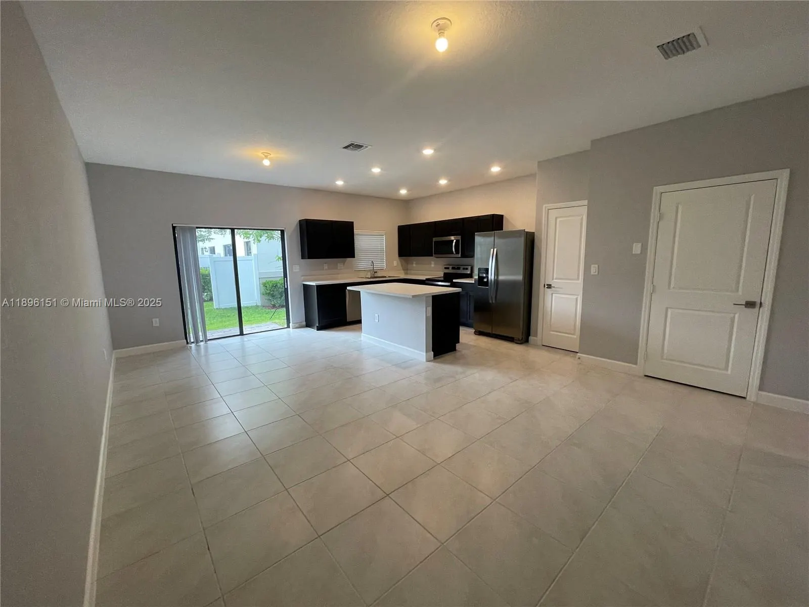 1120 SW 7th Ct, #0