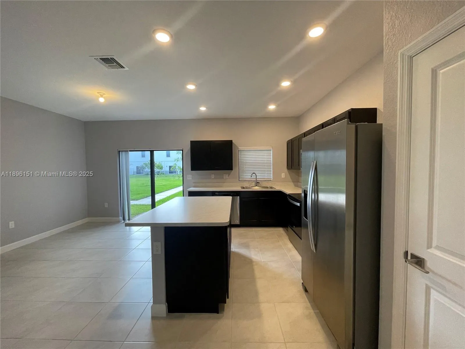 1120 SW 7th Ct, #0