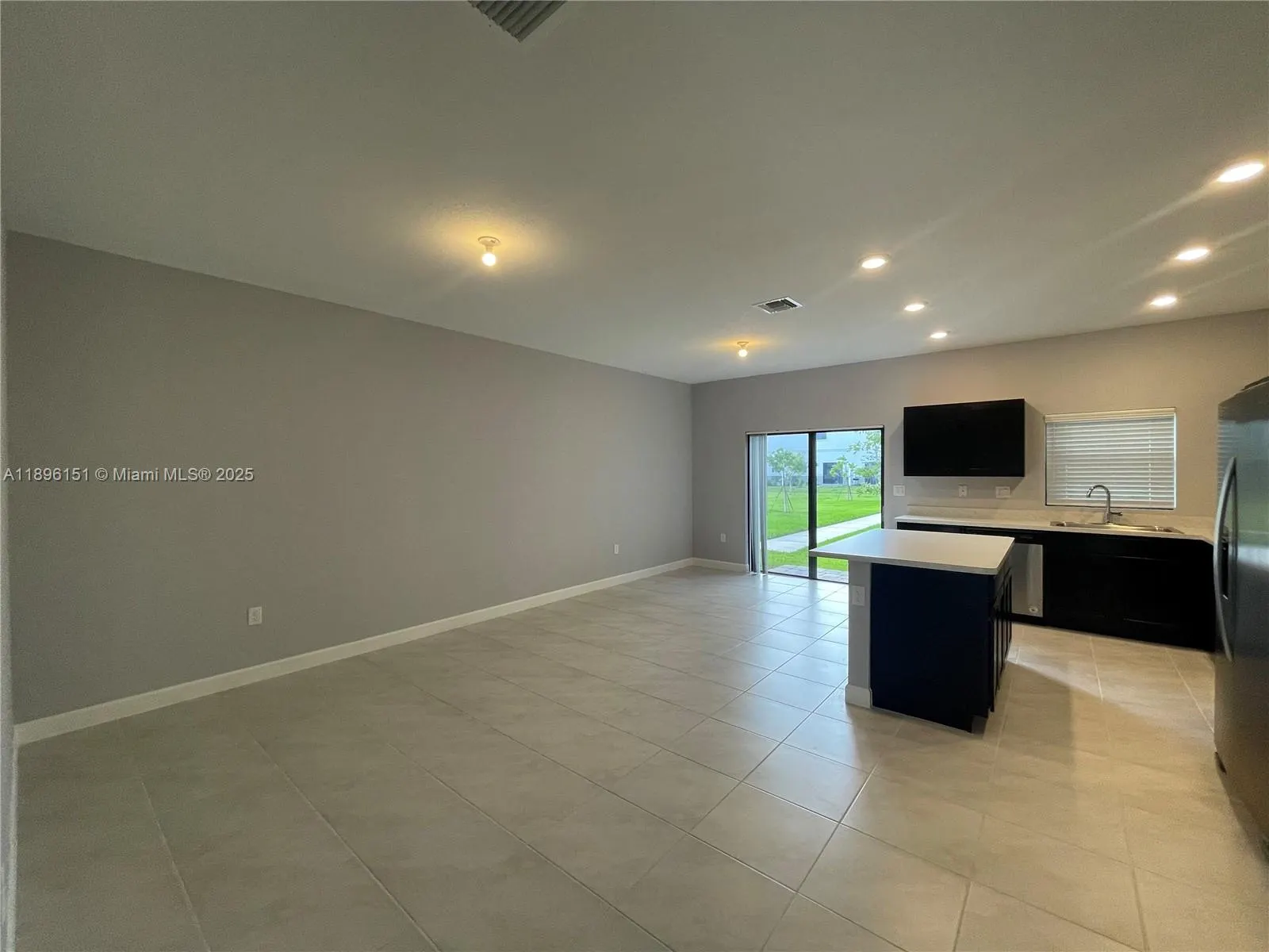 1120 SW 7th Ct, #0