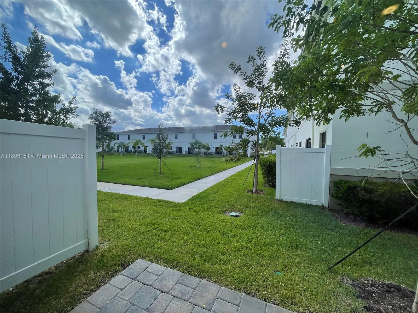 1120 SW 7th Ct, #0