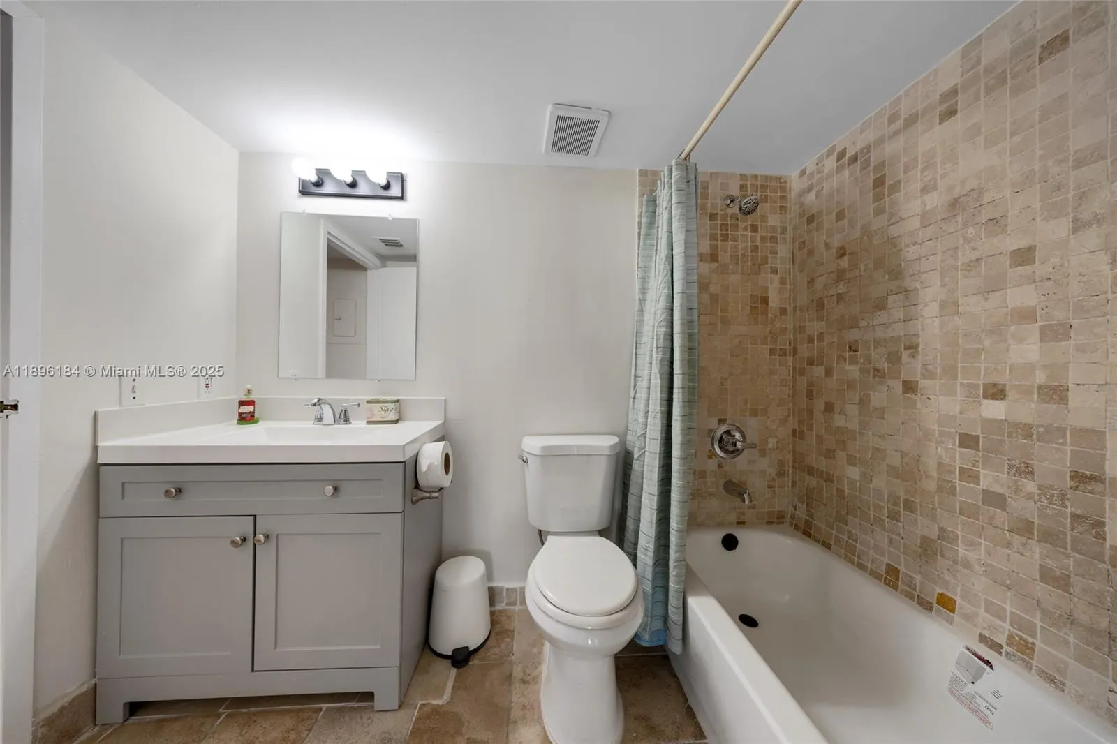 7601 E Treasure Dr, #510