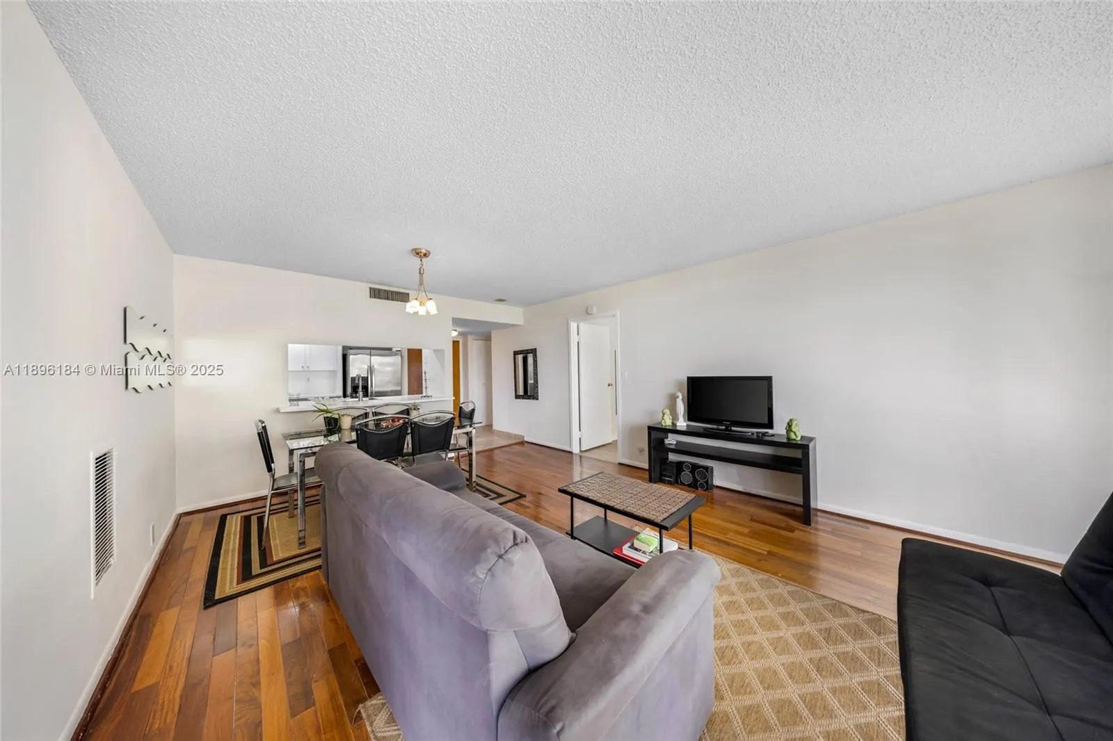 7601 E Treasure Dr, #510