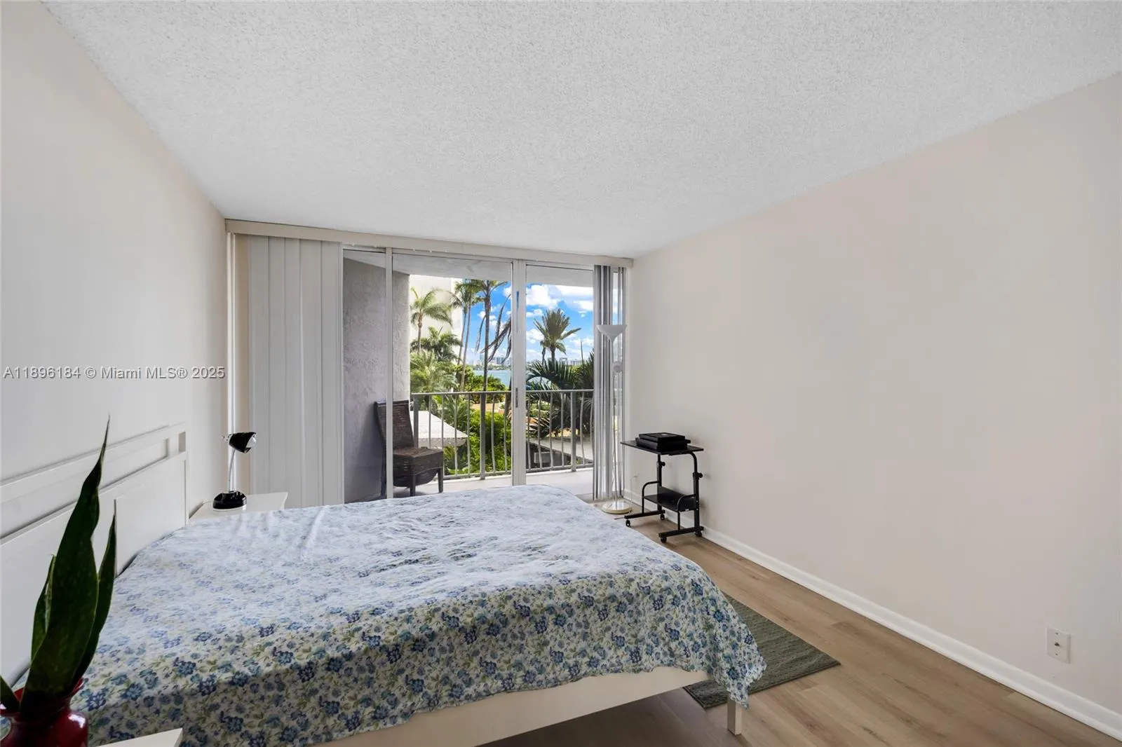 7601 E Treasure Dr, #510