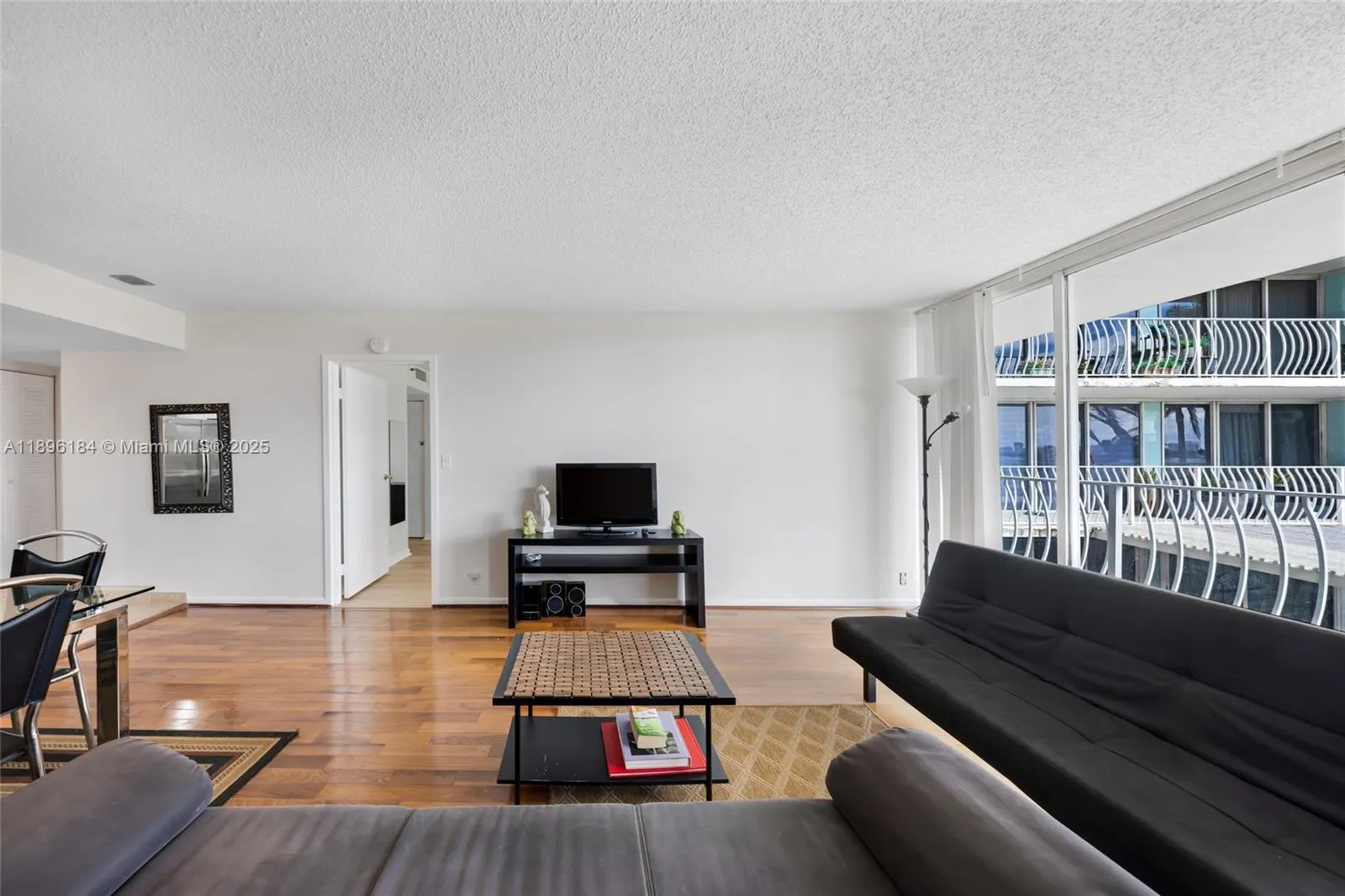 7601 E Treasure Dr, #510