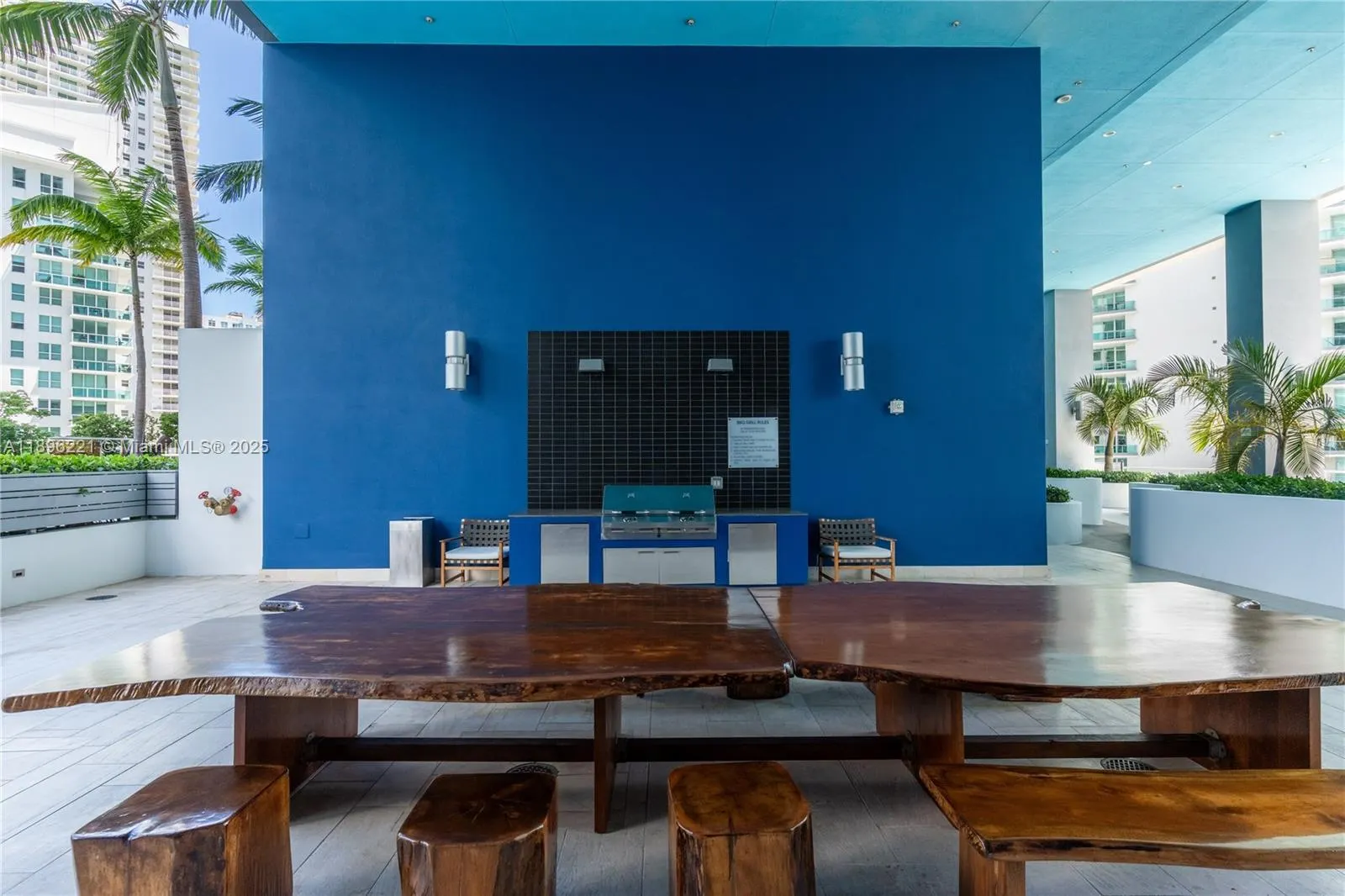 1300 Brickell Bay Dr, #808