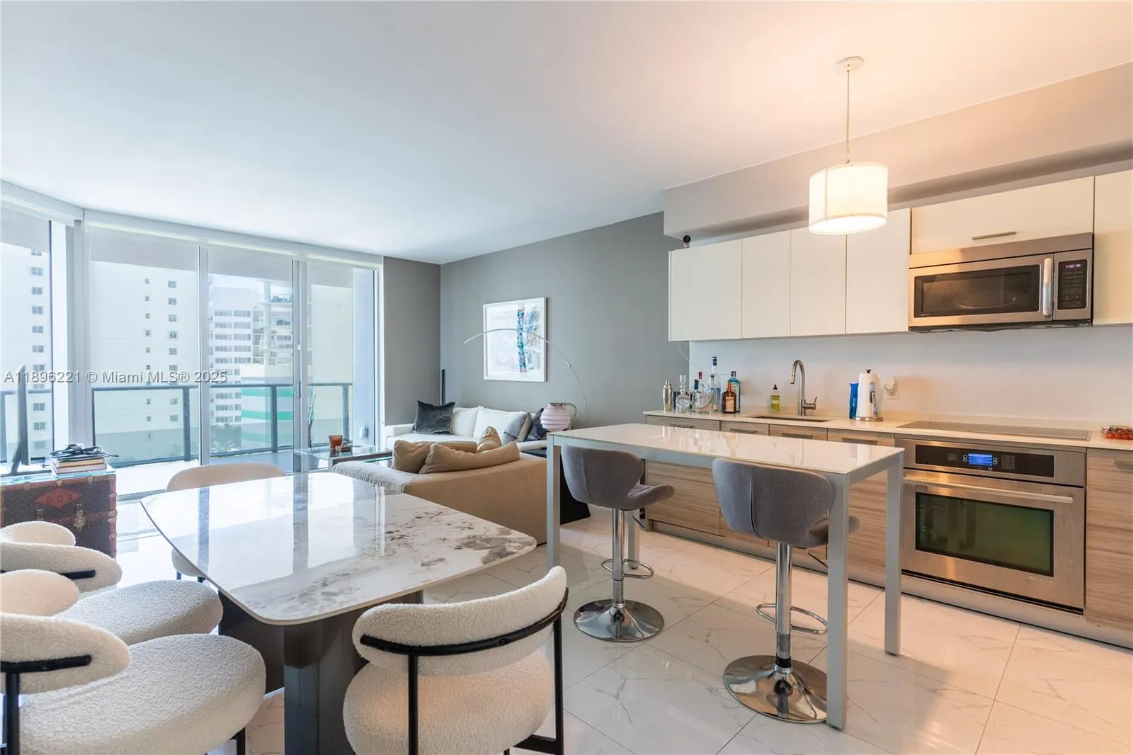 1300 Brickell Bay Dr, #808