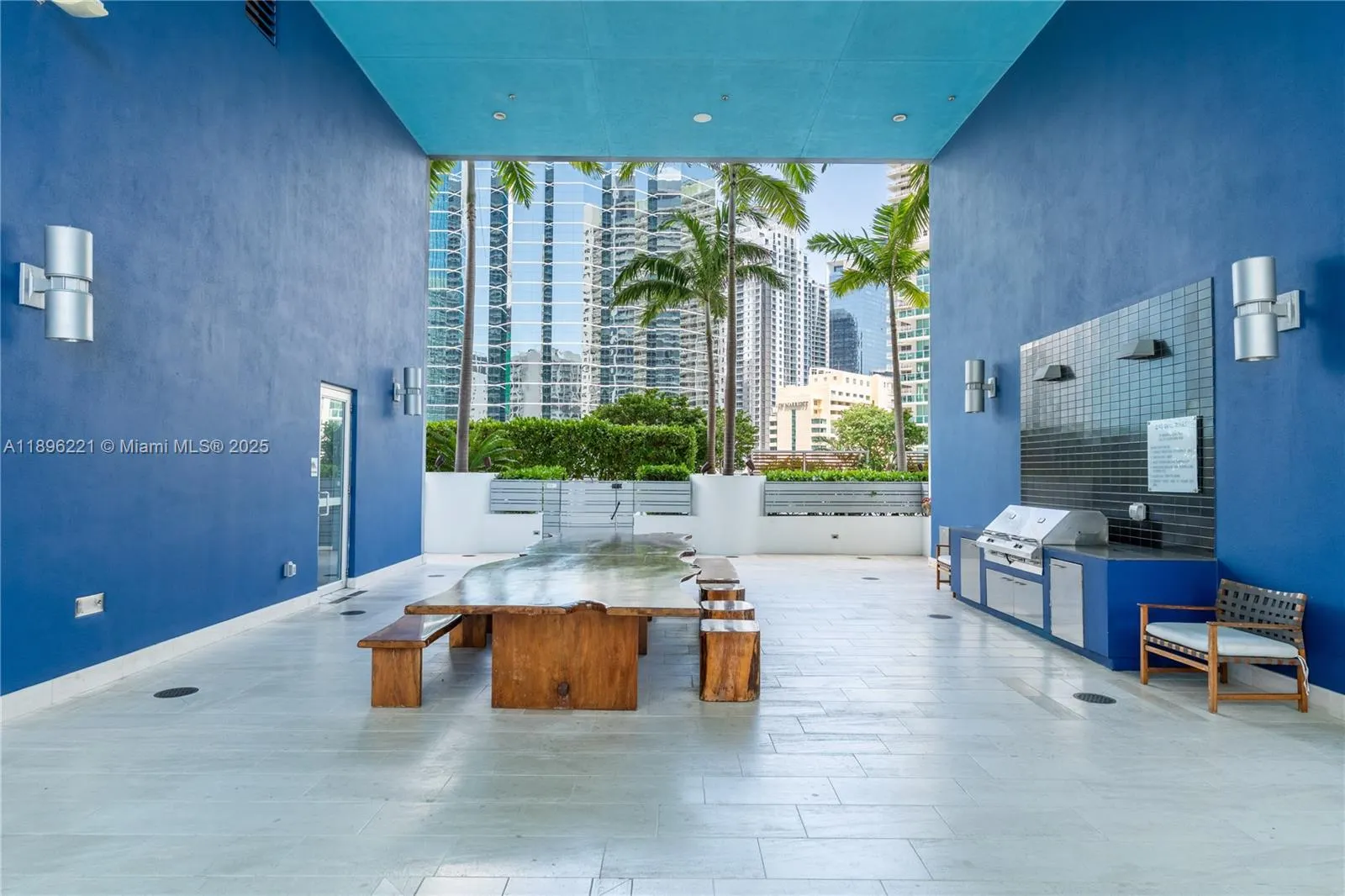 1300 Brickell Bay Dr, #808