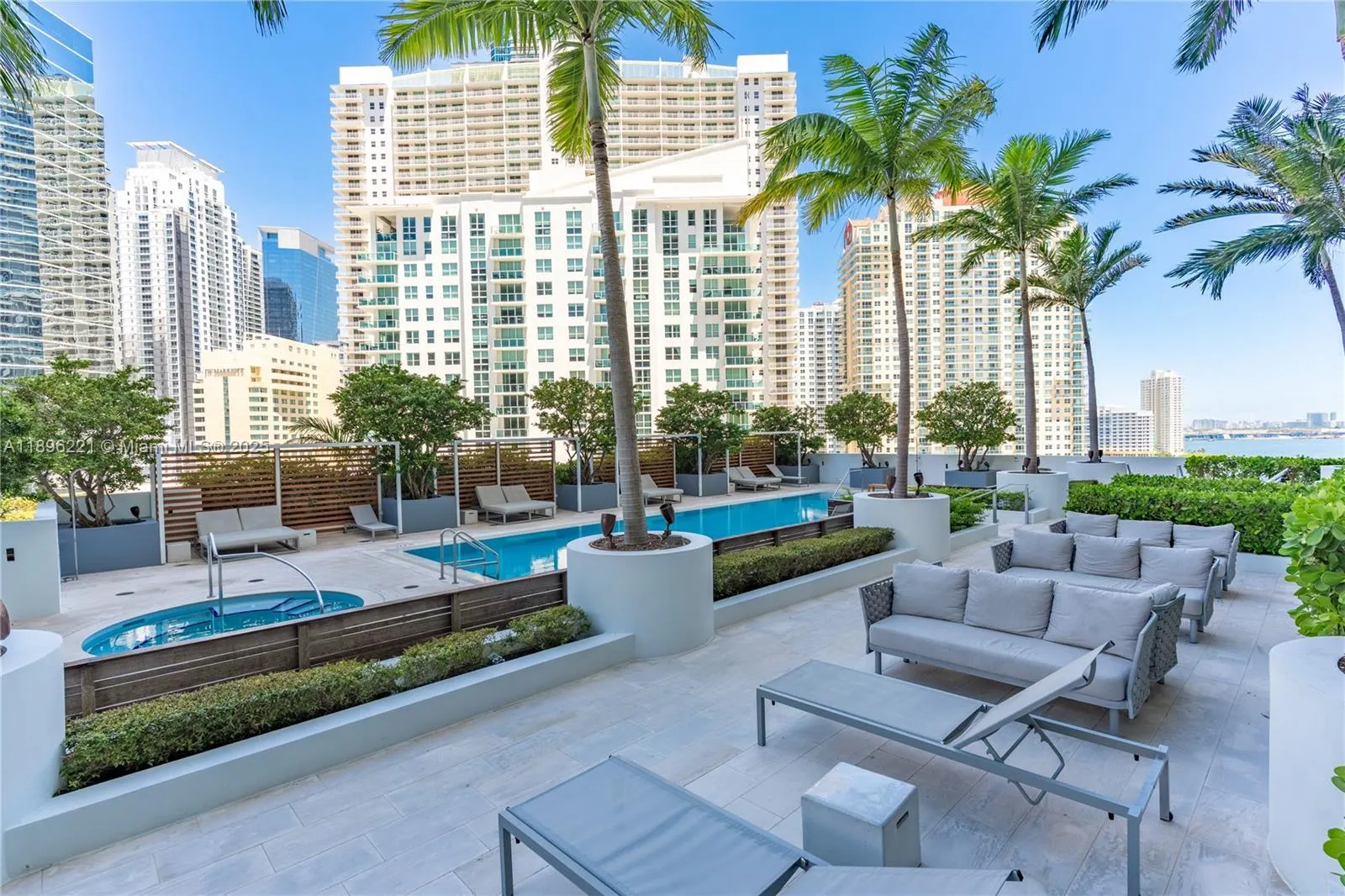 1300 Brickell Bay Dr, #808