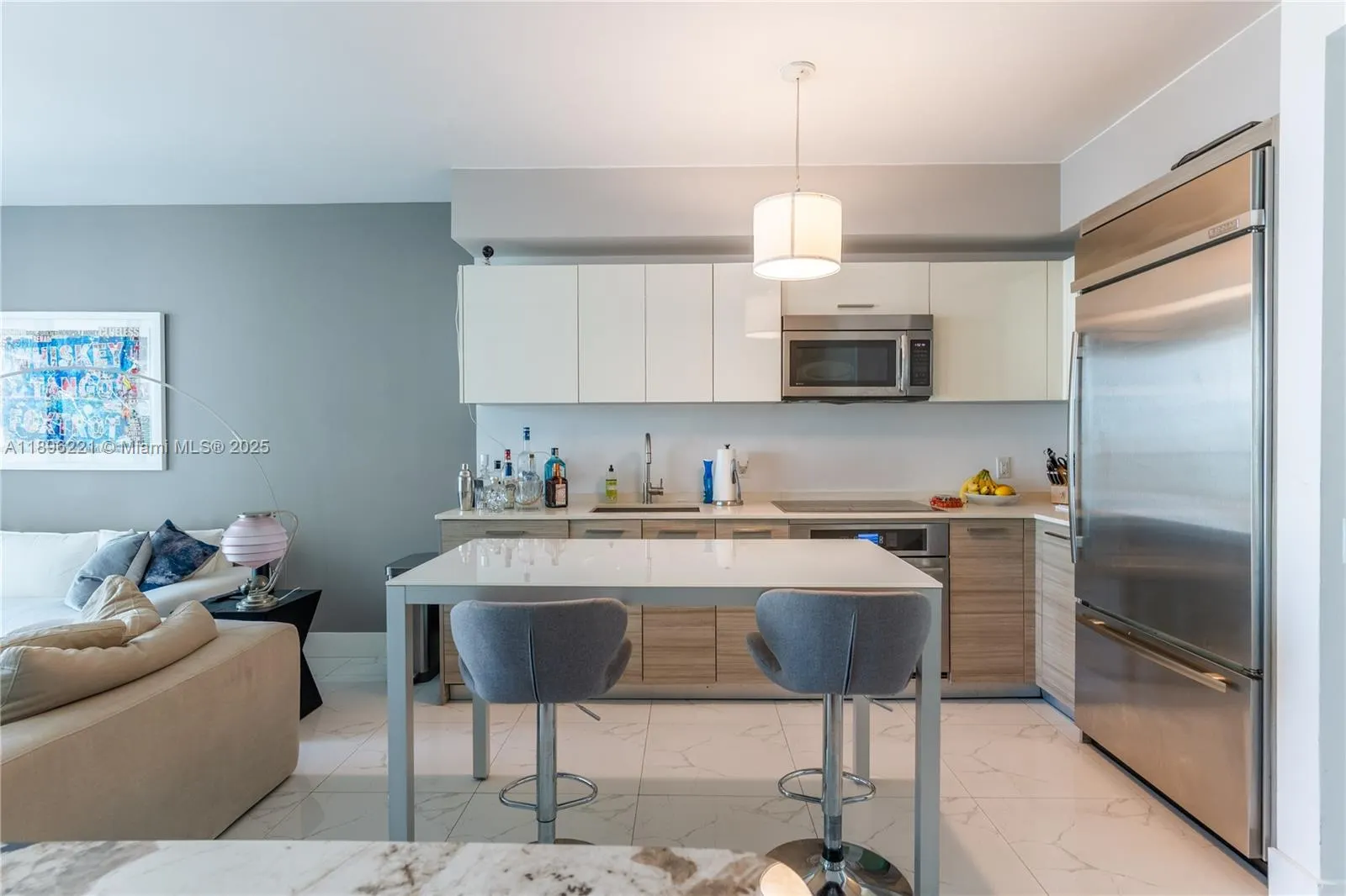 1300 Brickell Bay Dr, #808