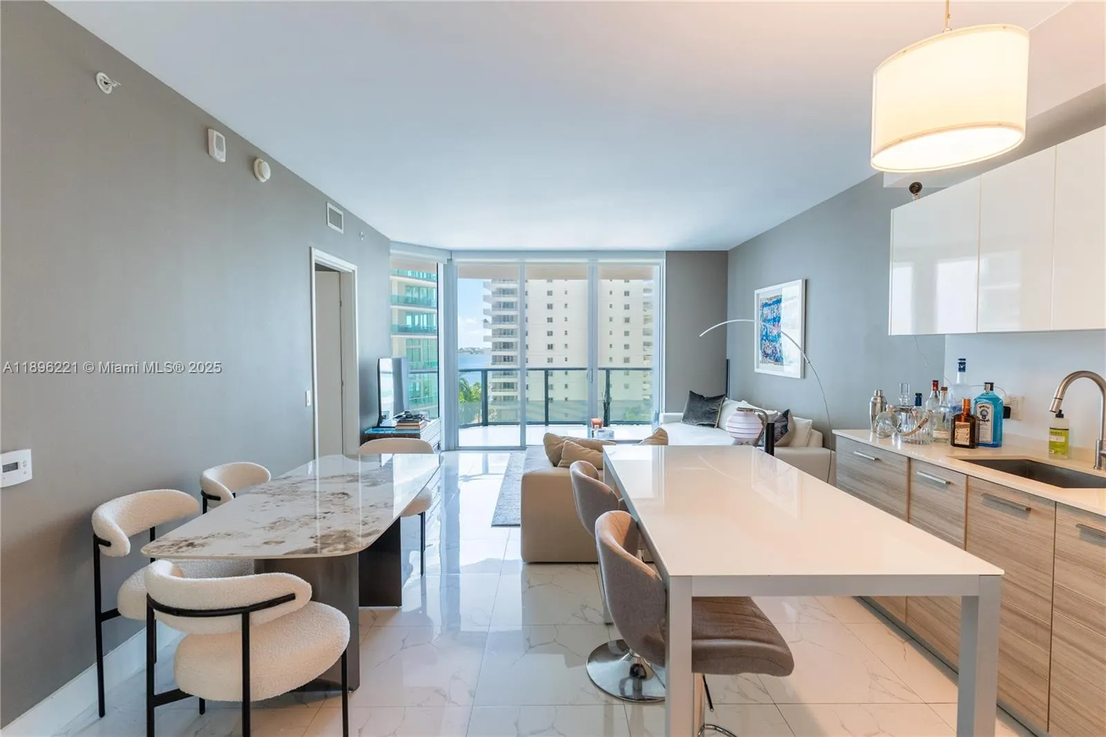 1300 Brickell Bay Dr, #808