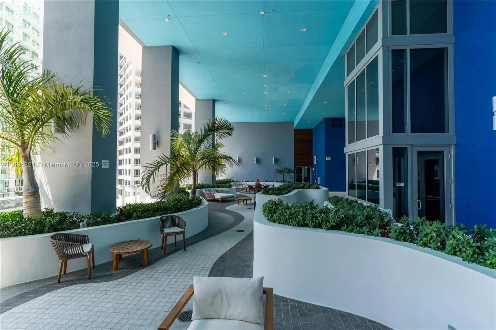 1300 Brickell Bay Dr, #808