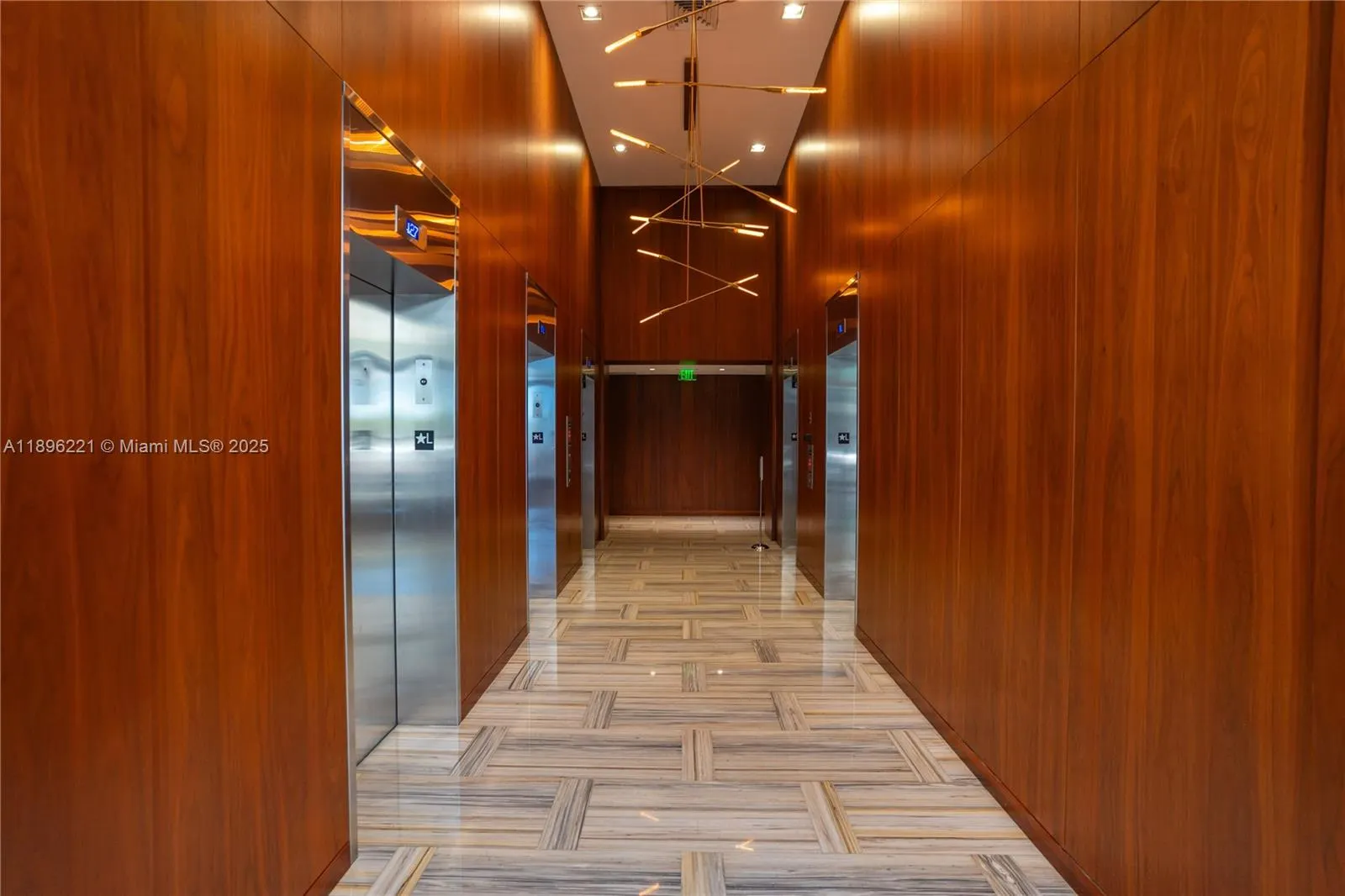 1300 Brickell Bay Dr, #808