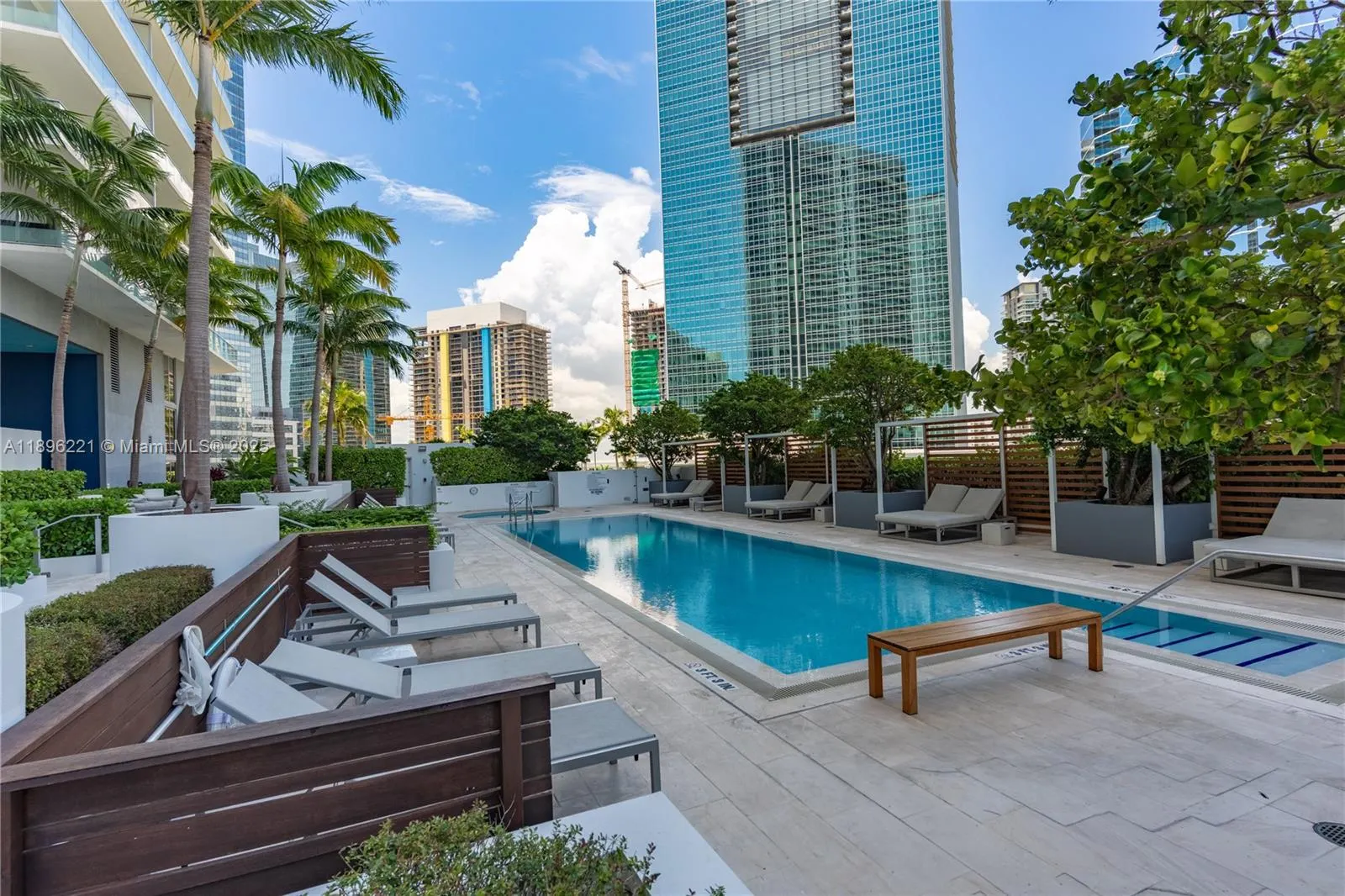 1300 Brickell Bay Dr, #808