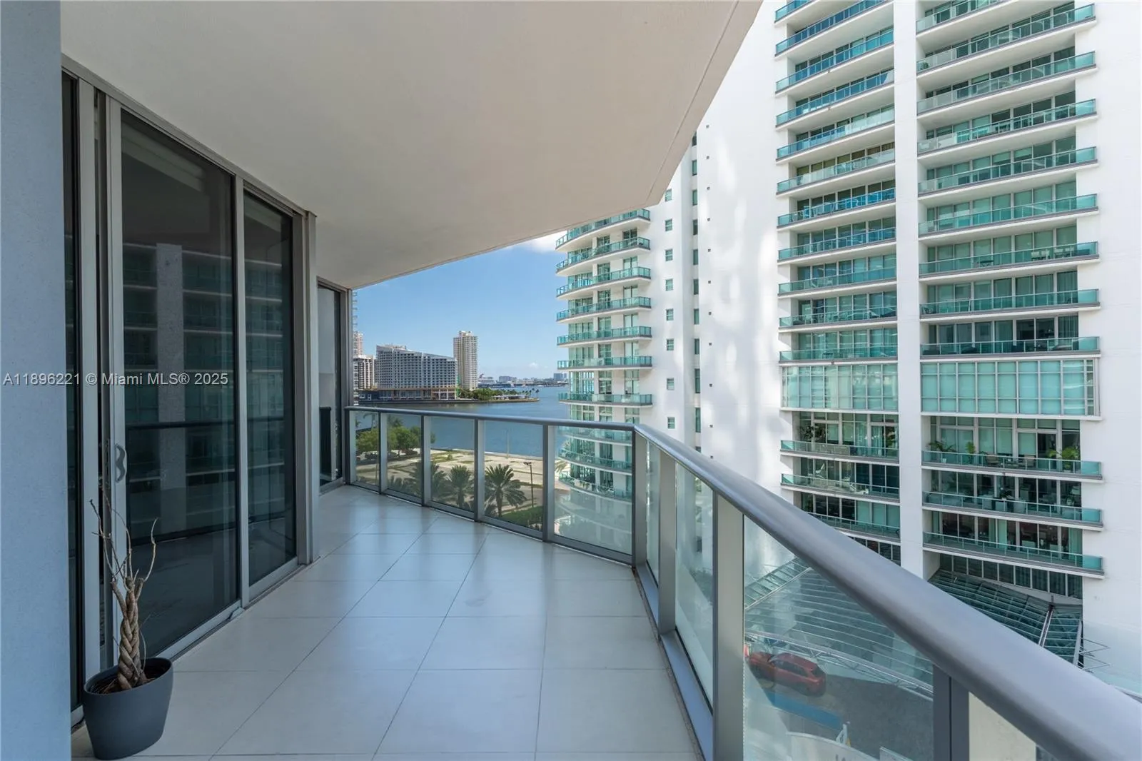 1300 Brickell Bay Dr, #808