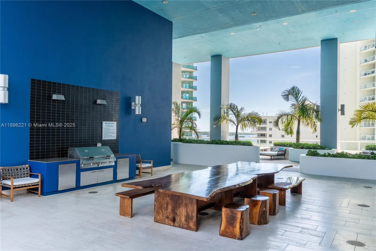1300 Brickell Bay Dr, #808