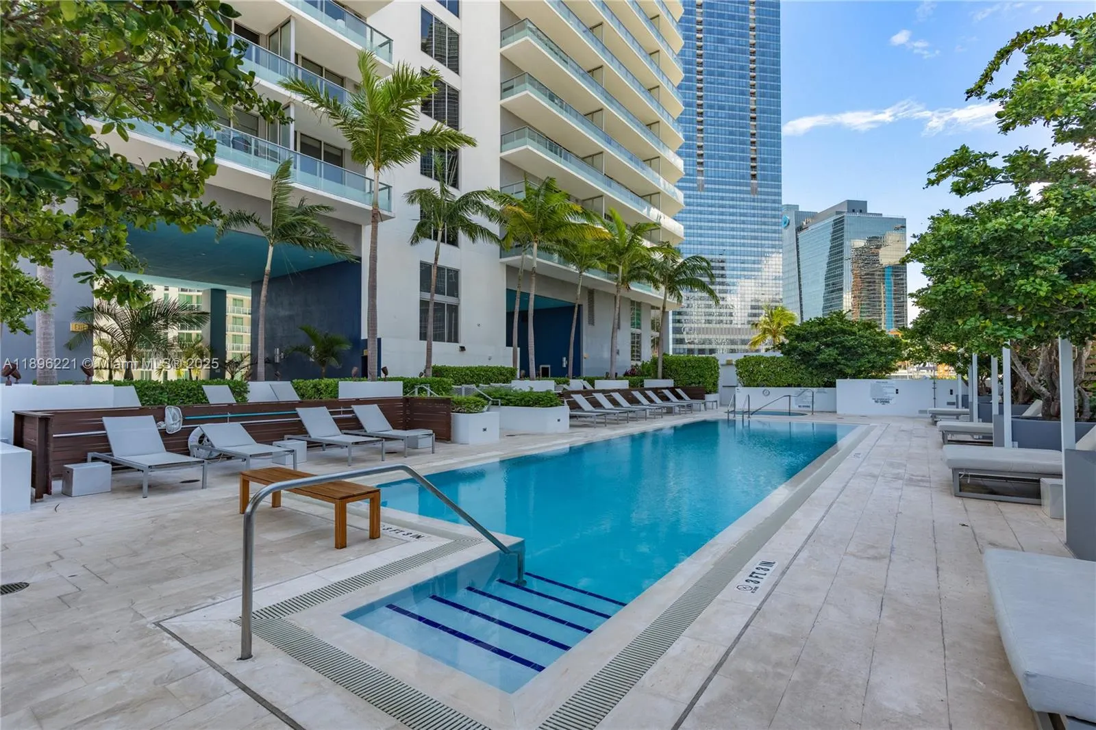 1300 Brickell Bay Dr, #808