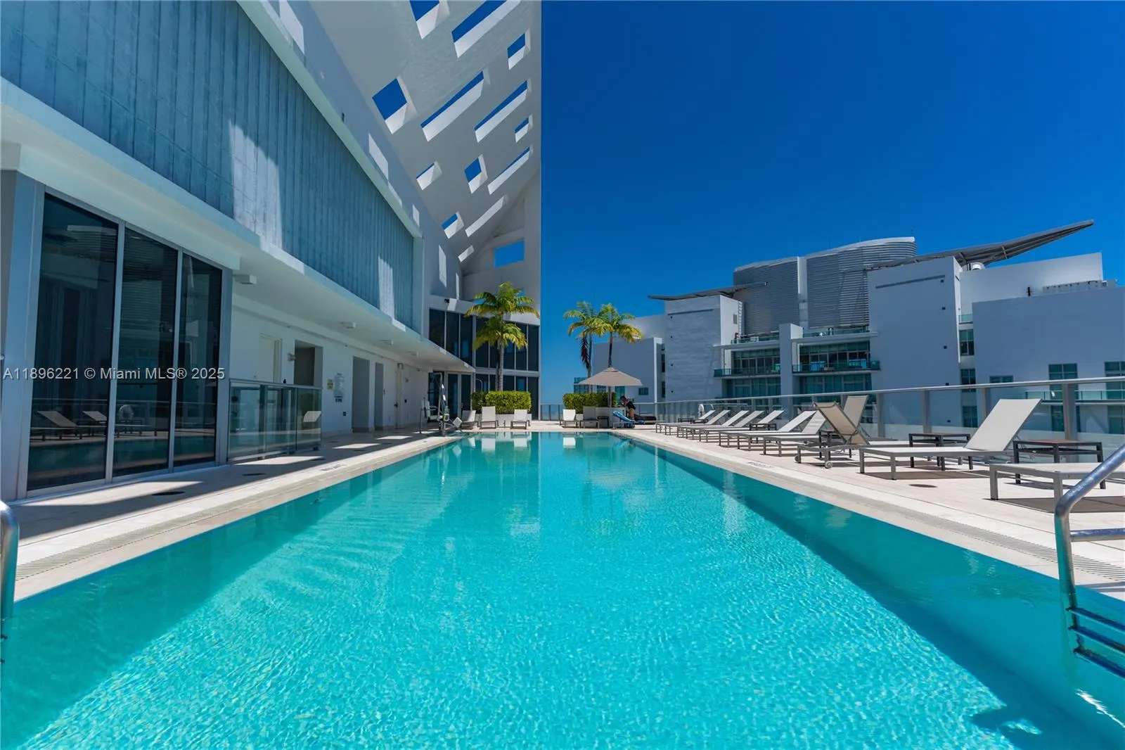 1300 Brickell Bay Dr, #808