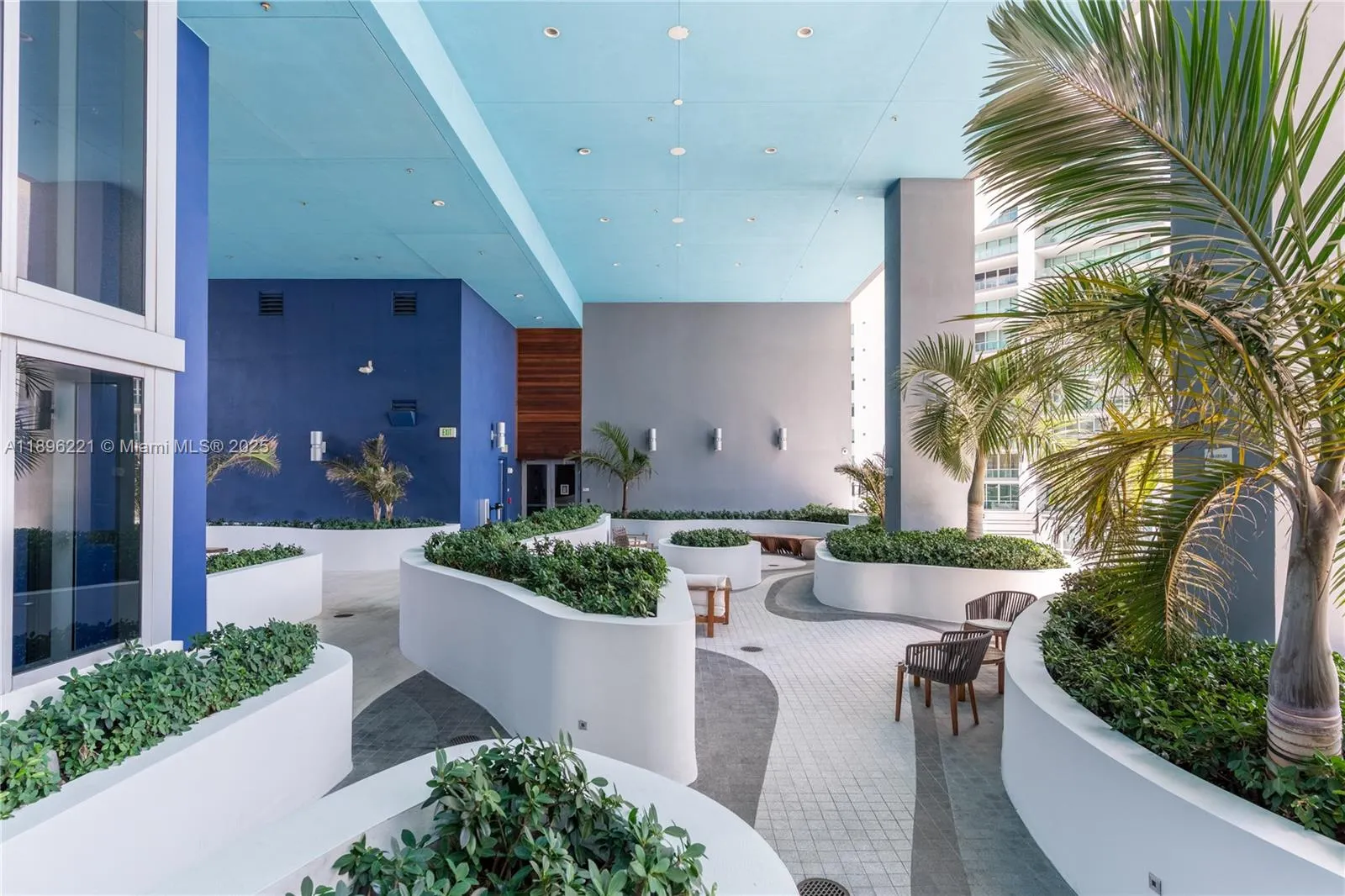 1300 Brickell Bay Dr, #808