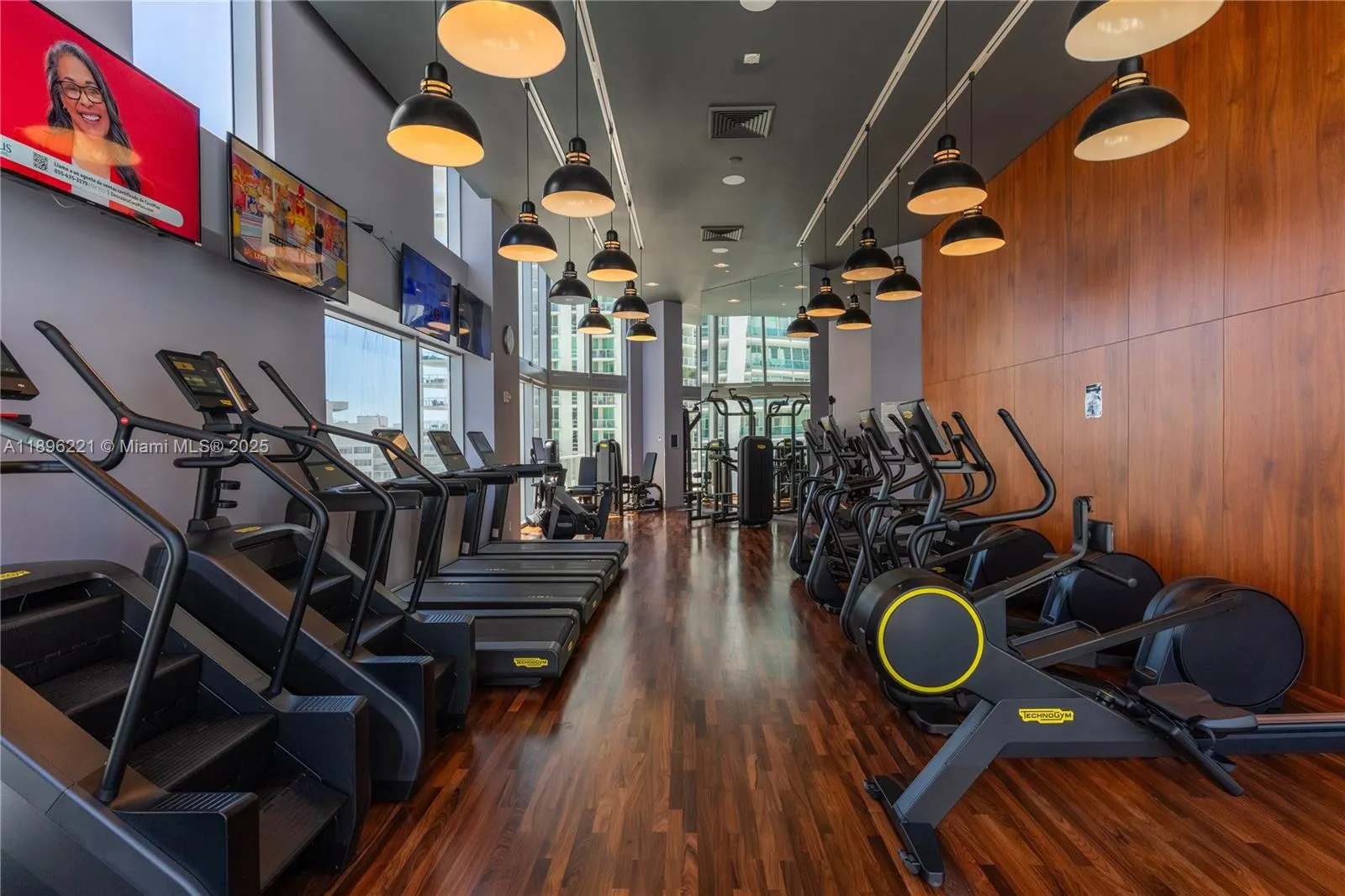 1300 Brickell Bay Dr, #808