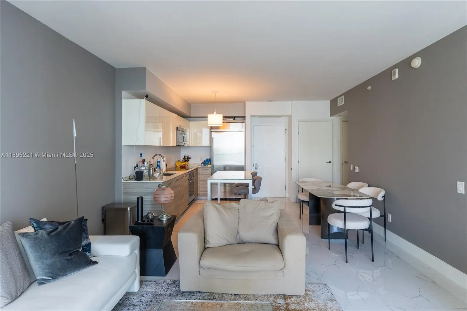 1300 Brickell Bay Dr, #808