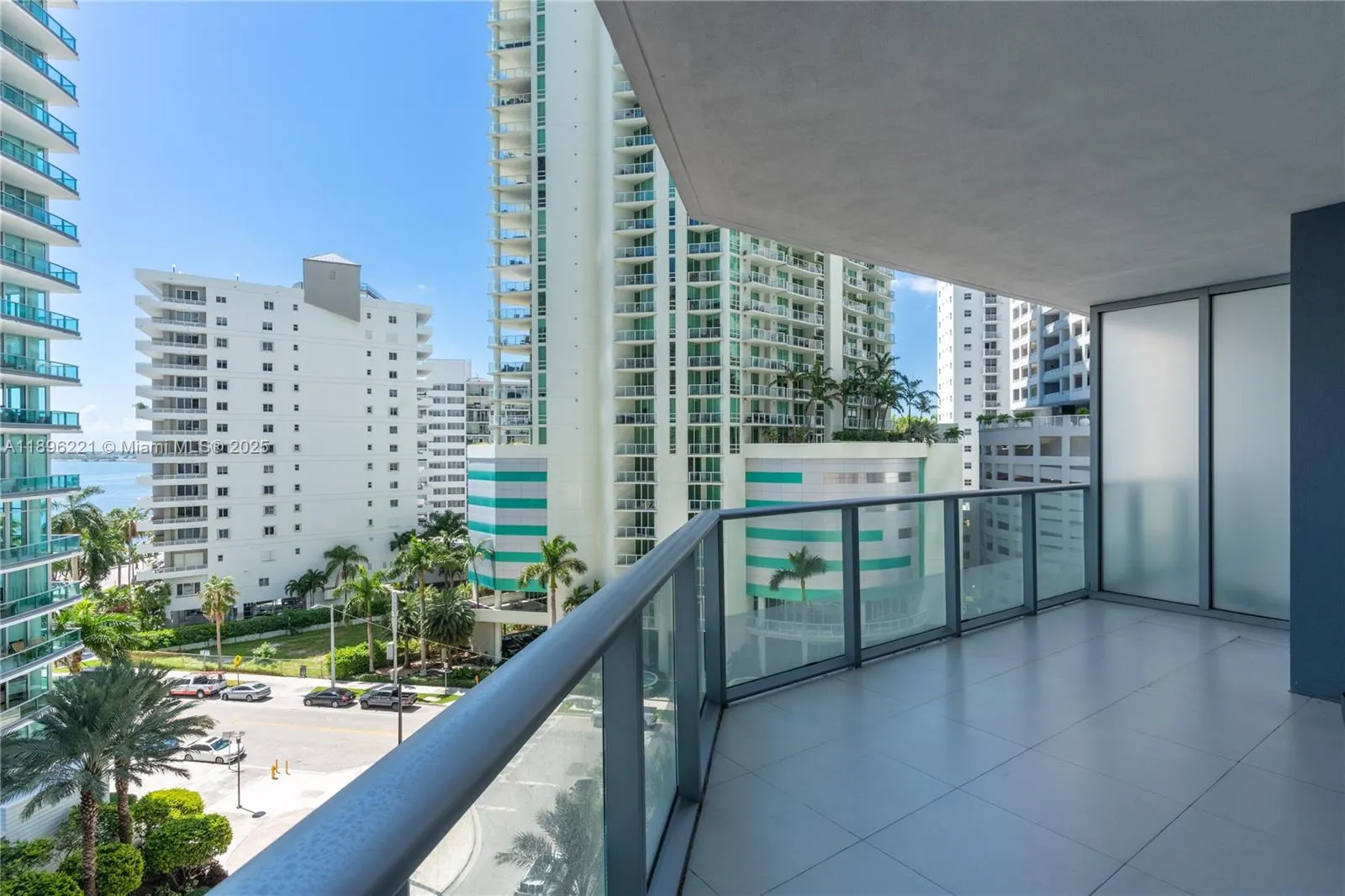 1300 Brickell Bay Dr, #808