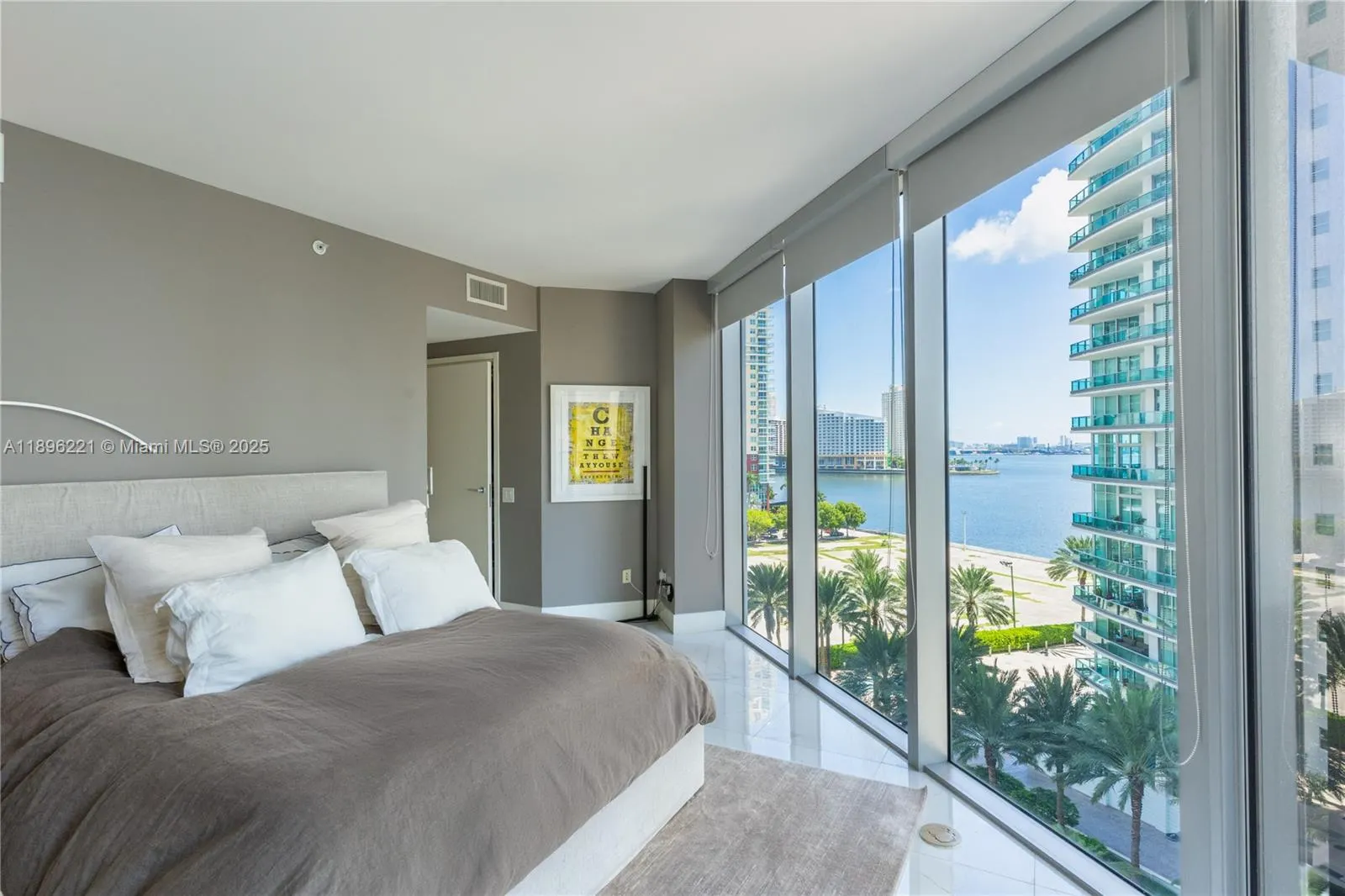 1300 Brickell Bay Dr, #808