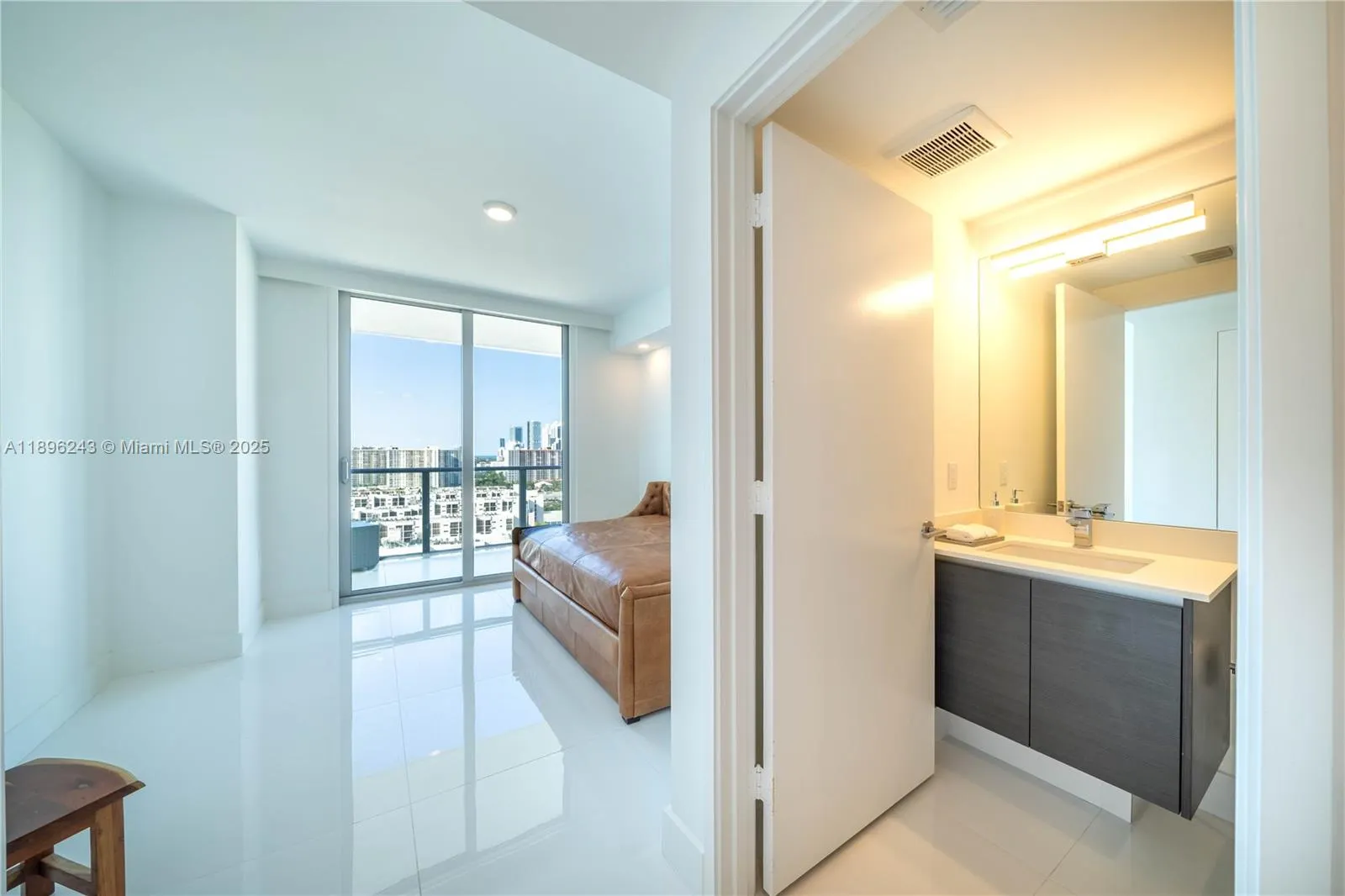 300 Sunny Isles Blvd, #4-1901