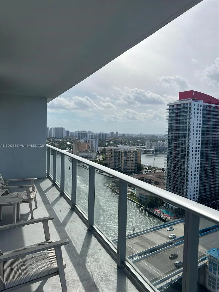 4010 S Ocean Dr, #R2004
