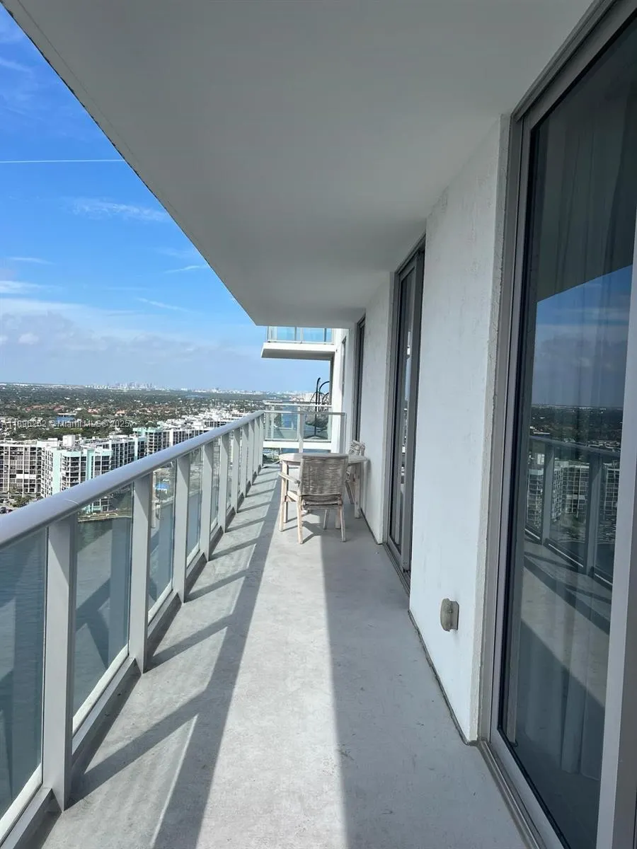 4010 S Ocean Dr, #R2004