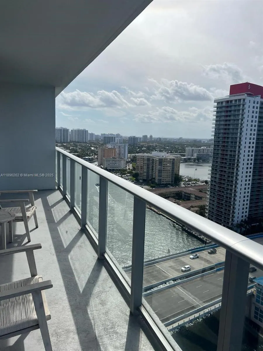 4010 S Ocean Dr, #R2004
