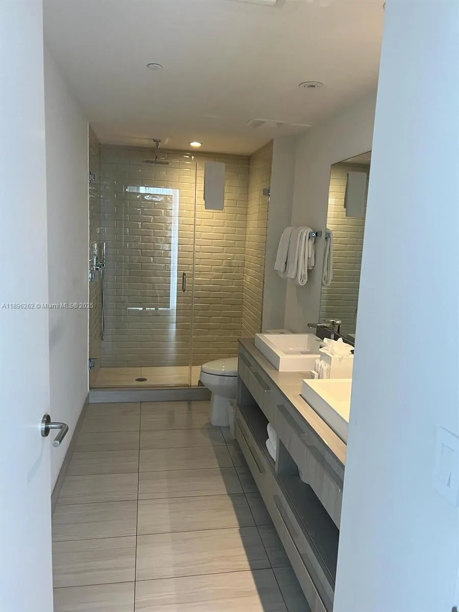 4010 S Ocean Dr, #R2004