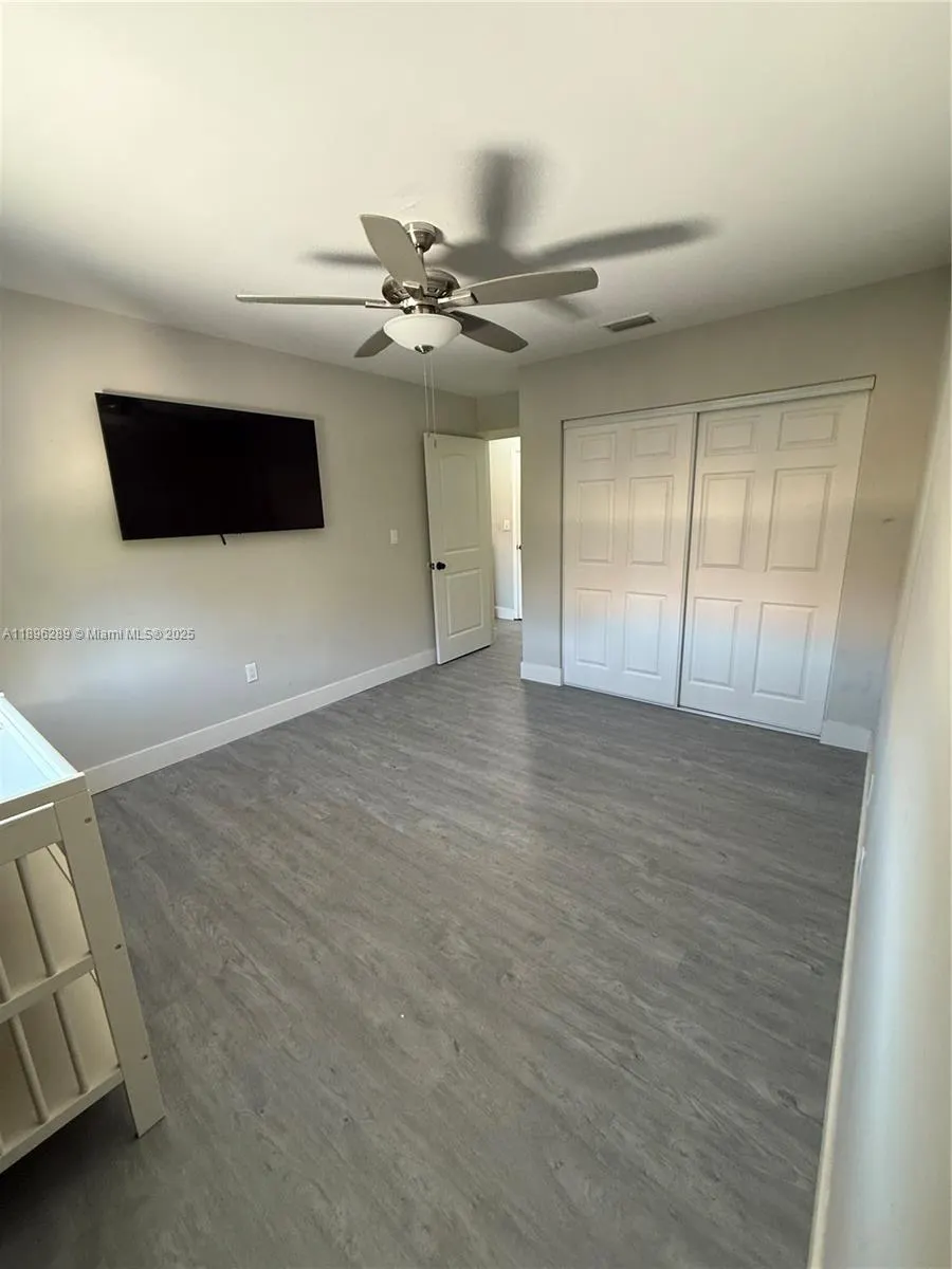 11058 NW 38th St