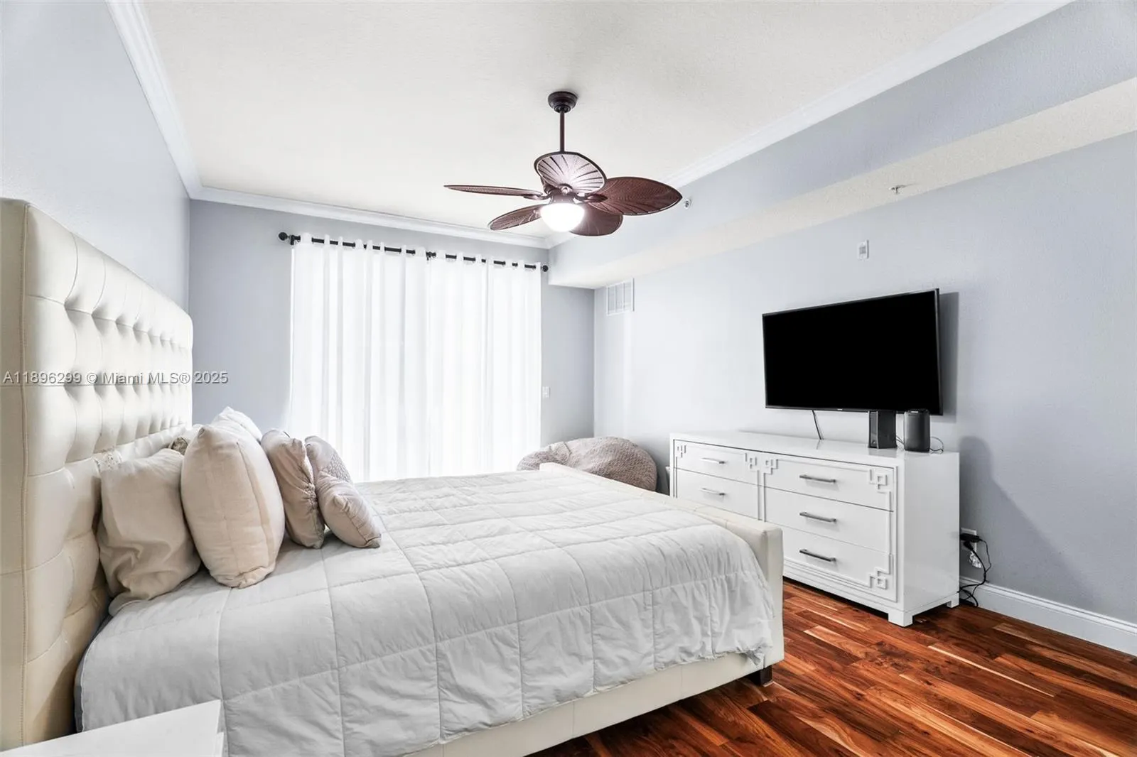 601 N Miramar, #107