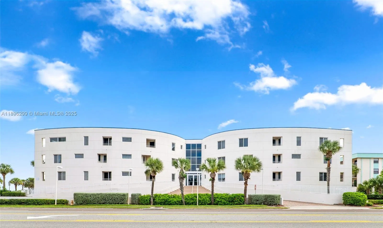 601 N Miramar, #107