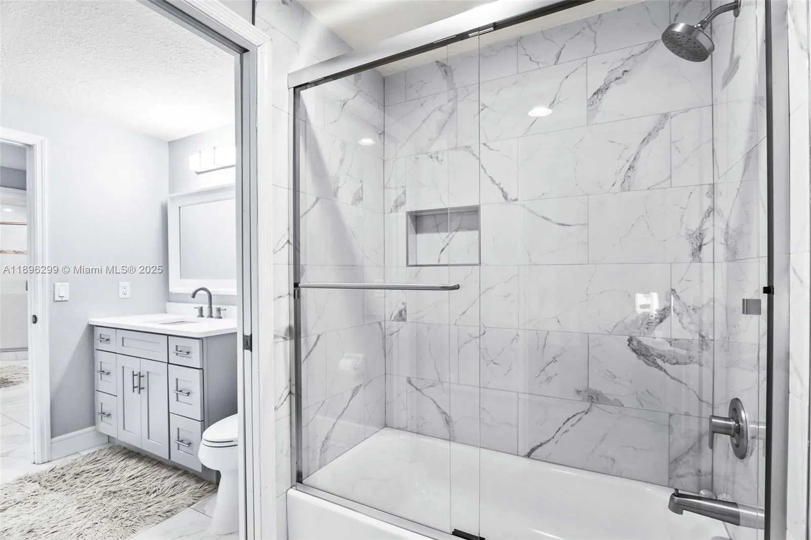 601 N Miramar, #107