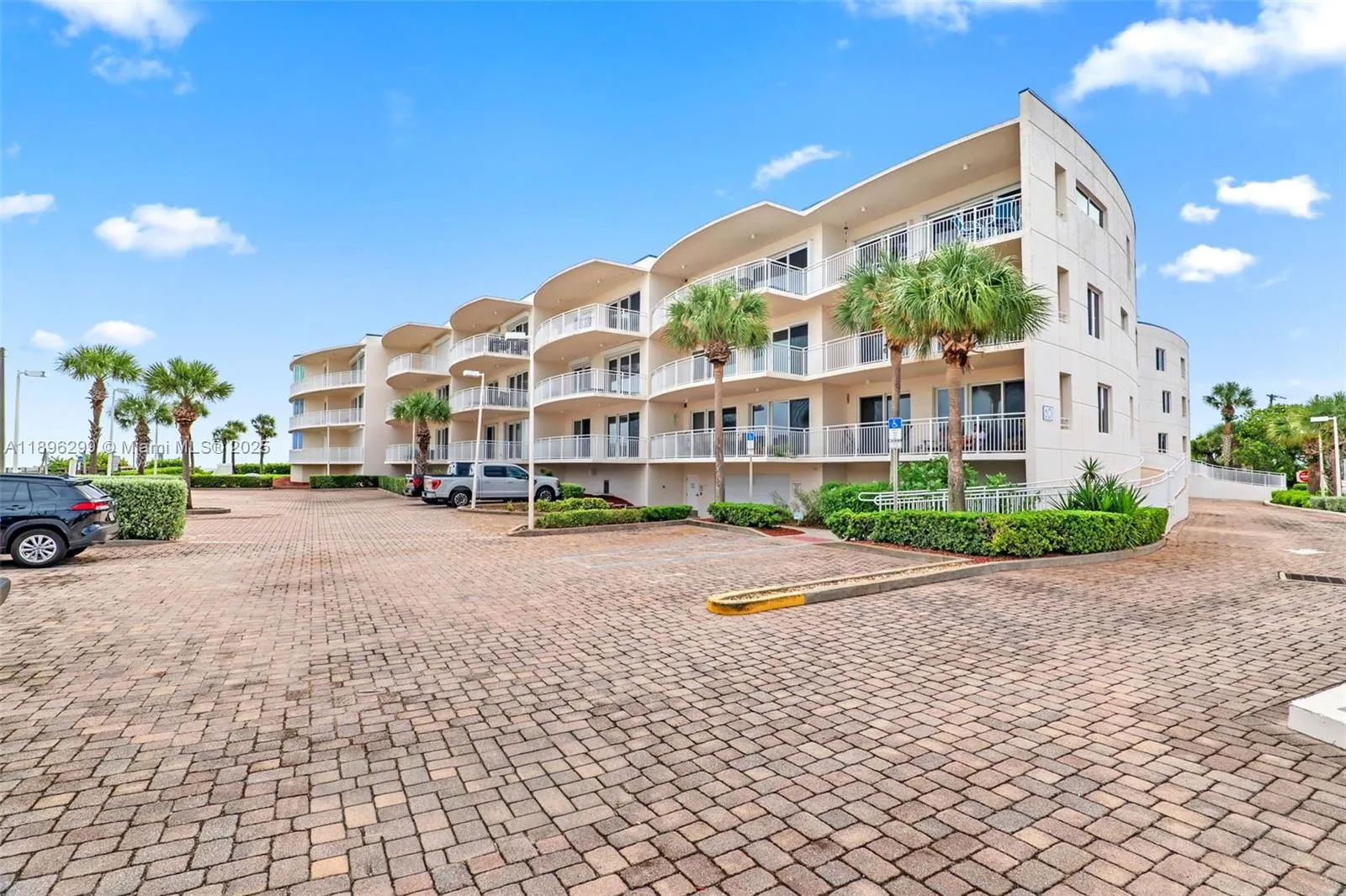 601 N Miramar, #107