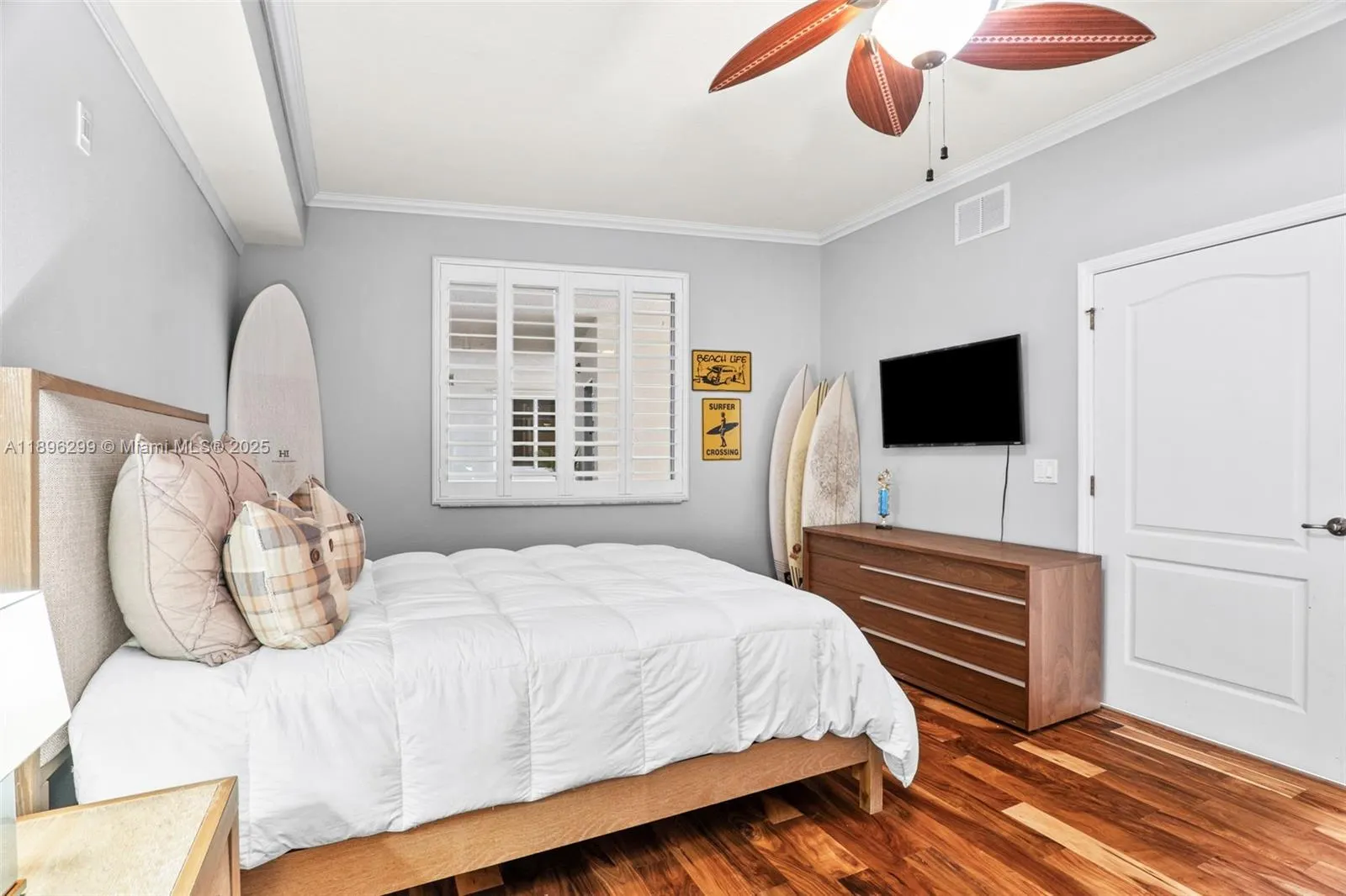 601 N Miramar, #107